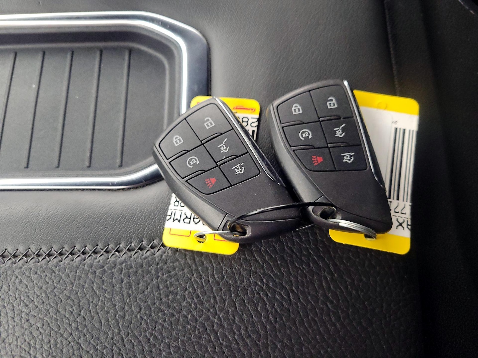 2024 GMC Yukon Denali - Photo 27