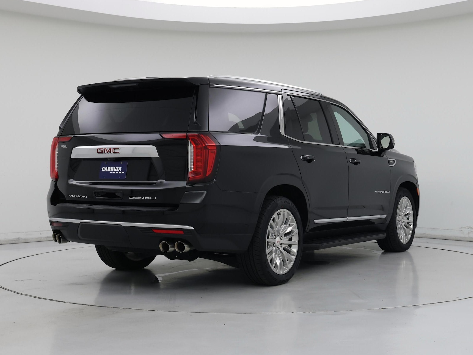 2024 GMC Yukon Denali - Photo 9