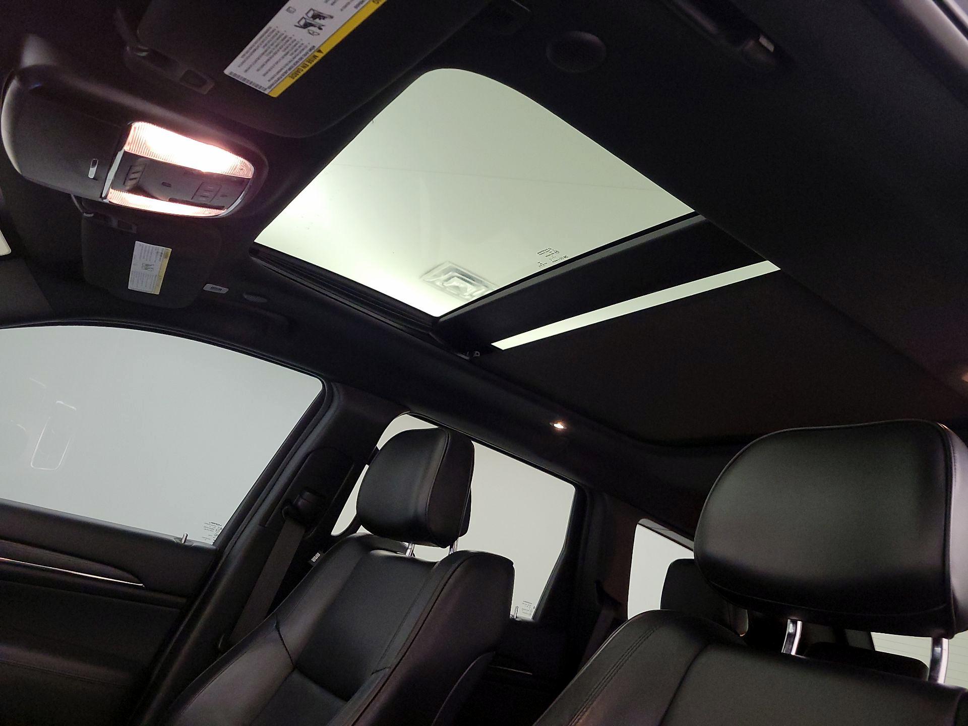 Thumbnail: 2020 Jeep Grand Cherokee - 20