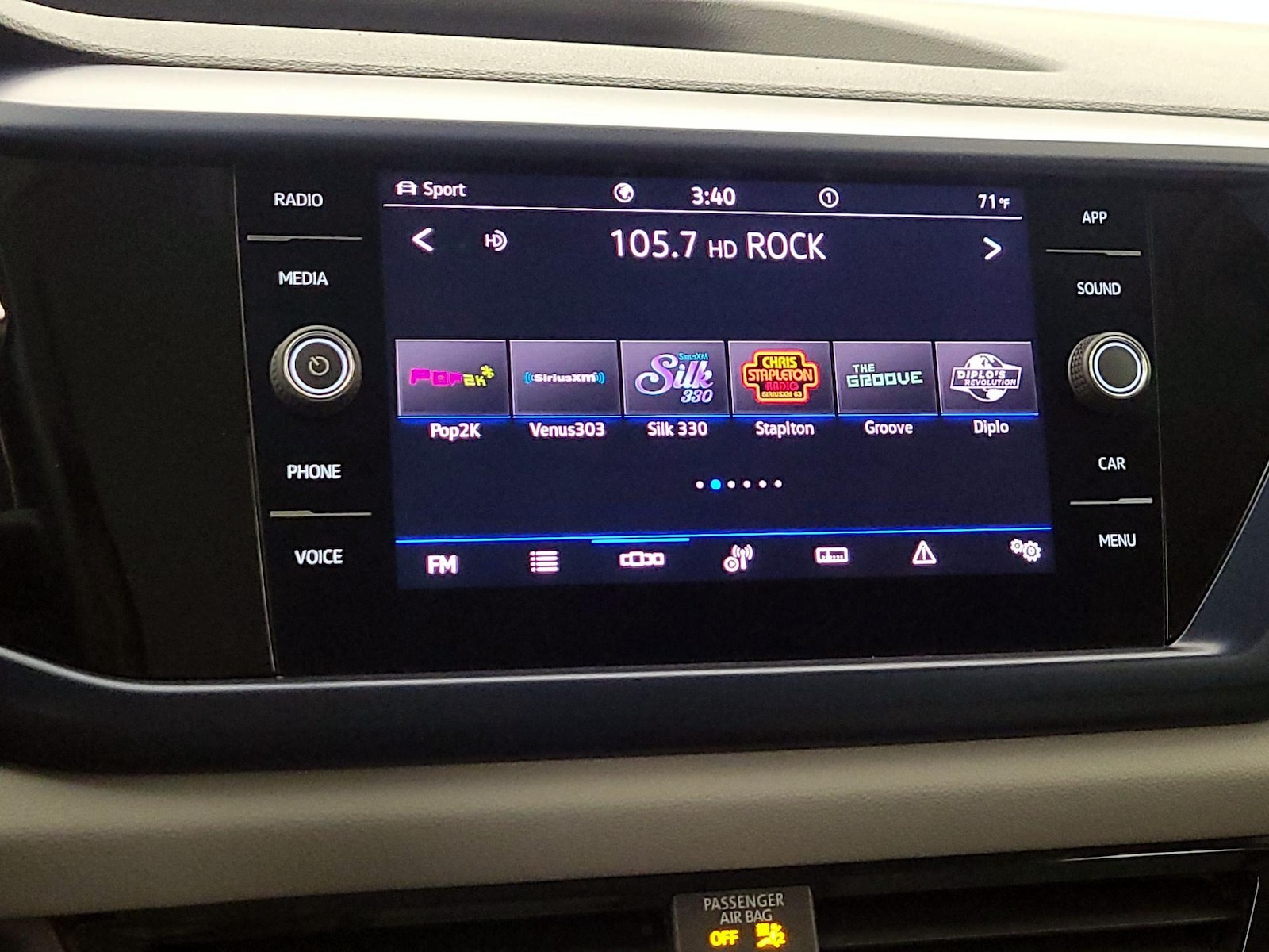2022 Volkswagen Taos SE - Photo 16