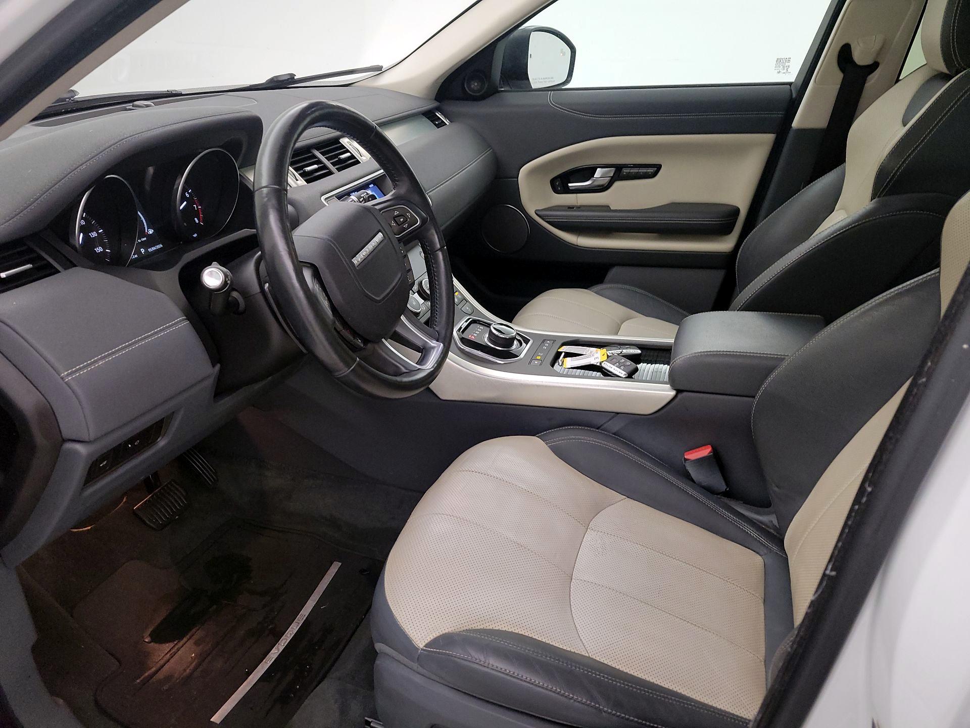 Thumbnail: 2017 Land Rover Range Rover Evoque - 11