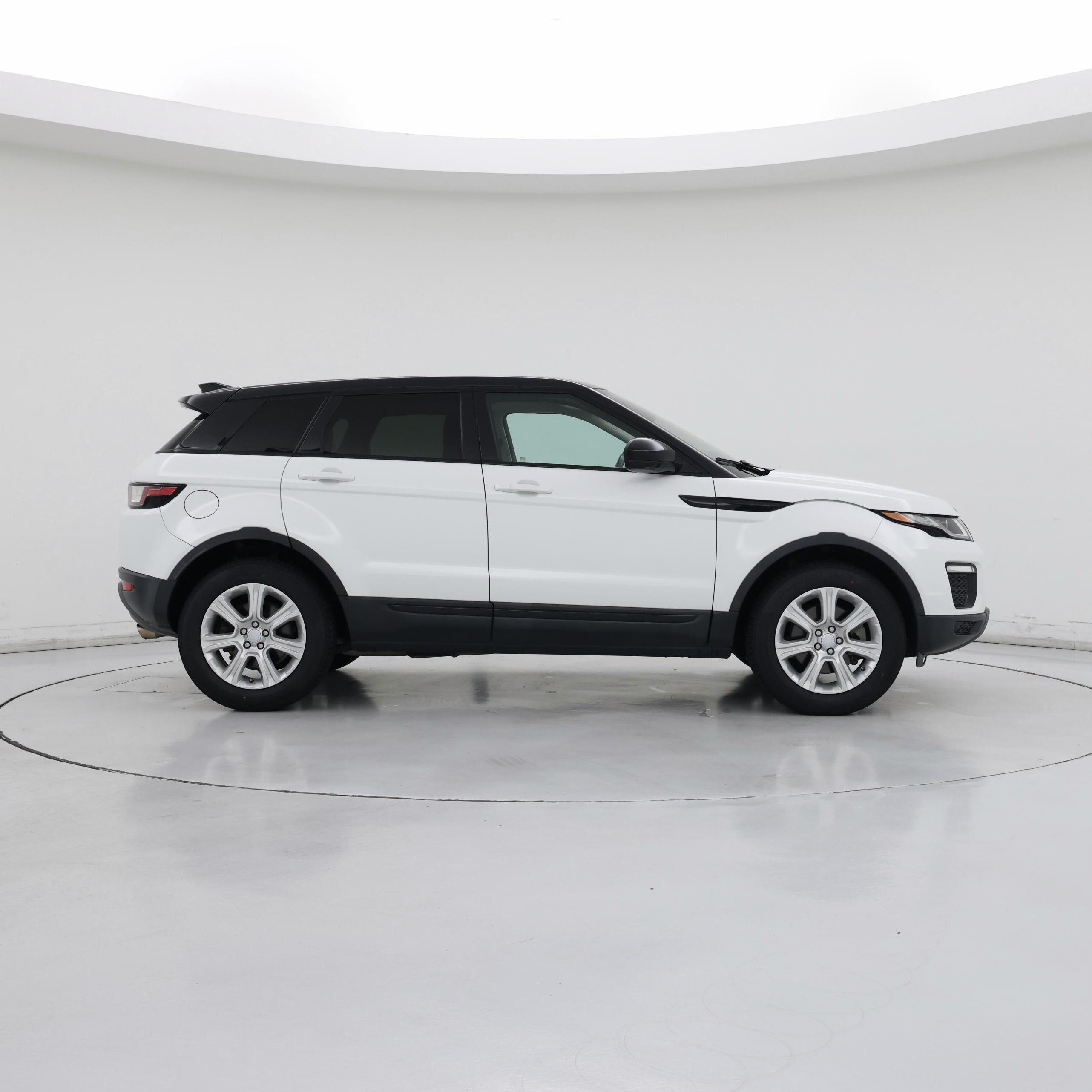 Thumbnail: 2017 Land Rover Range Rover Evoque - 7
