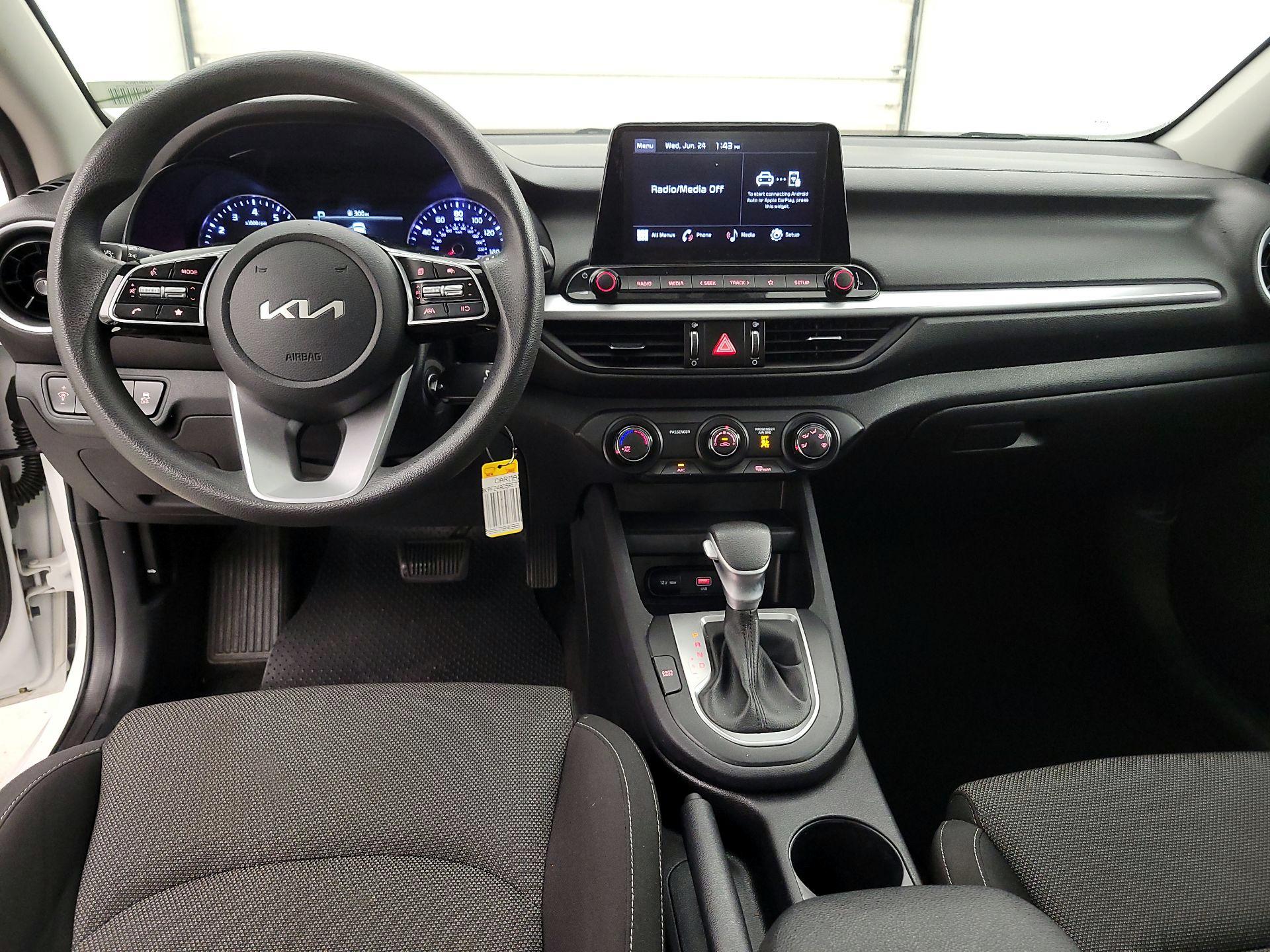 Thumbnail: 2024 Kia Forte - 9