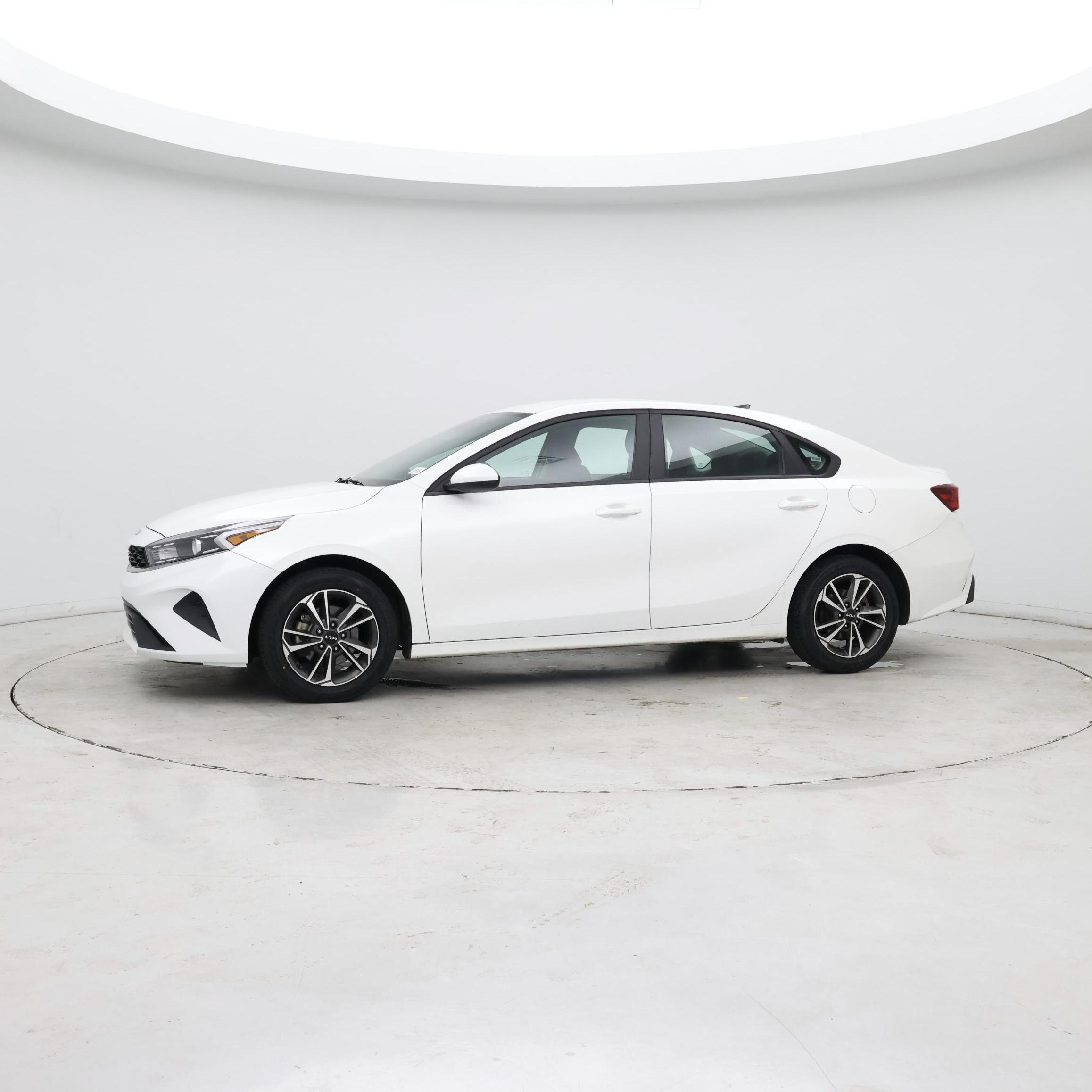 Thumbnail: 2024 Kia Forte - 4