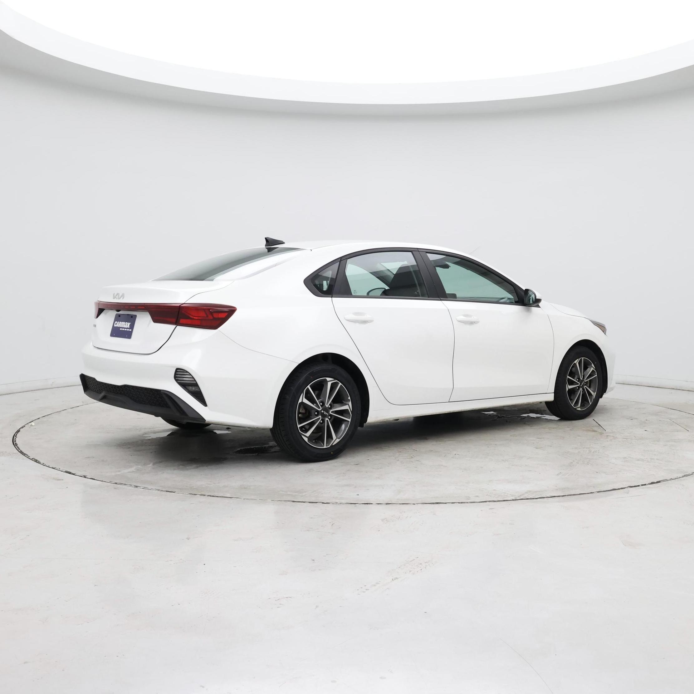 Thumbnail: 2024 Kia Forte - 7