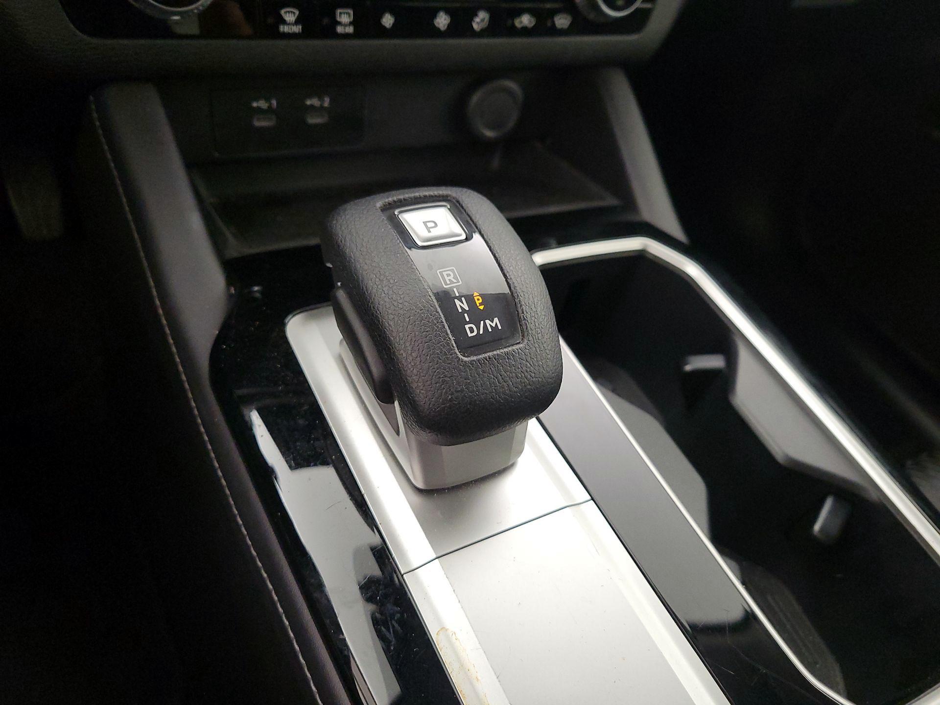 Thumbnail: 2025 Mitsubishi Outlander - 18