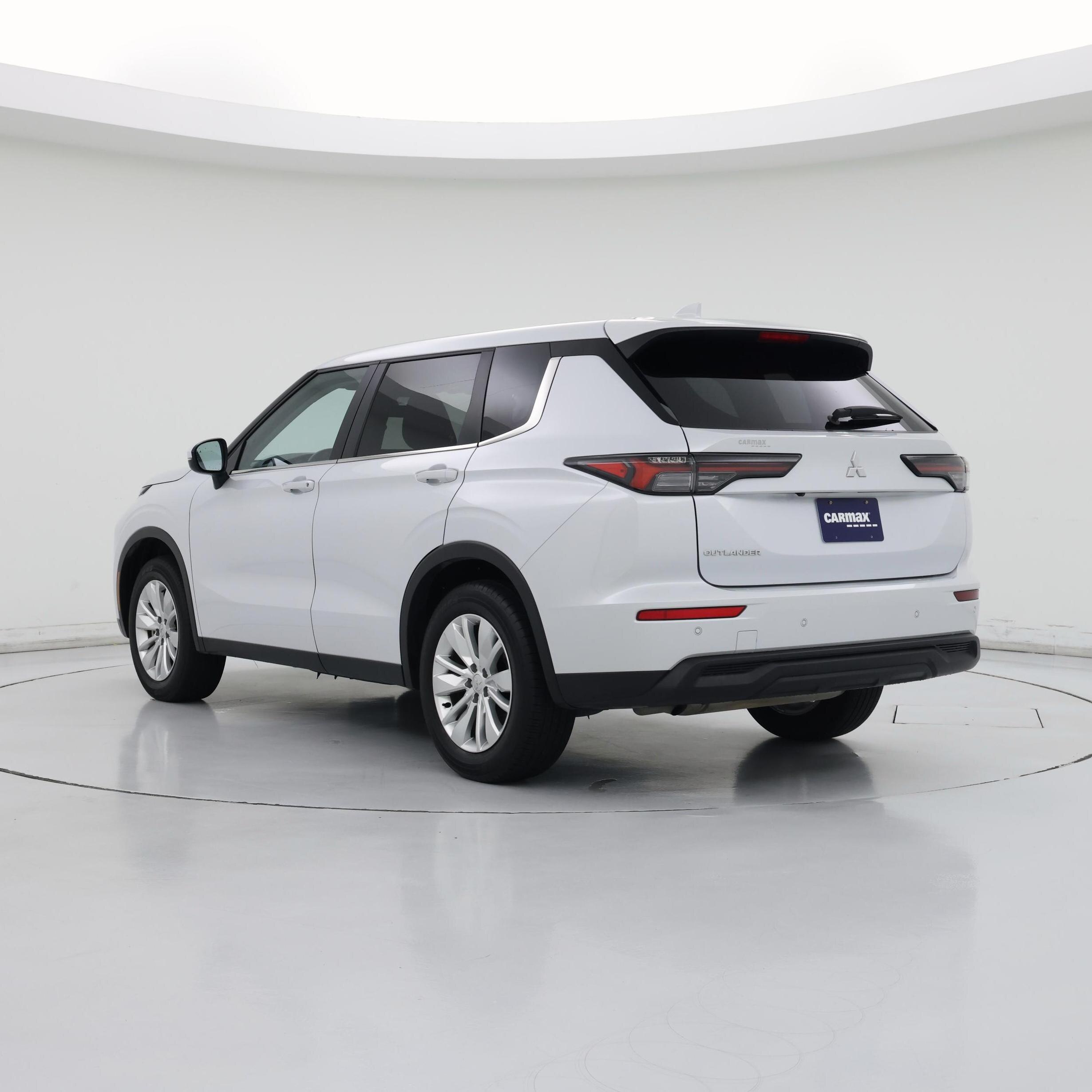 Thumbnail: 2025 Mitsubishi Outlander - 2