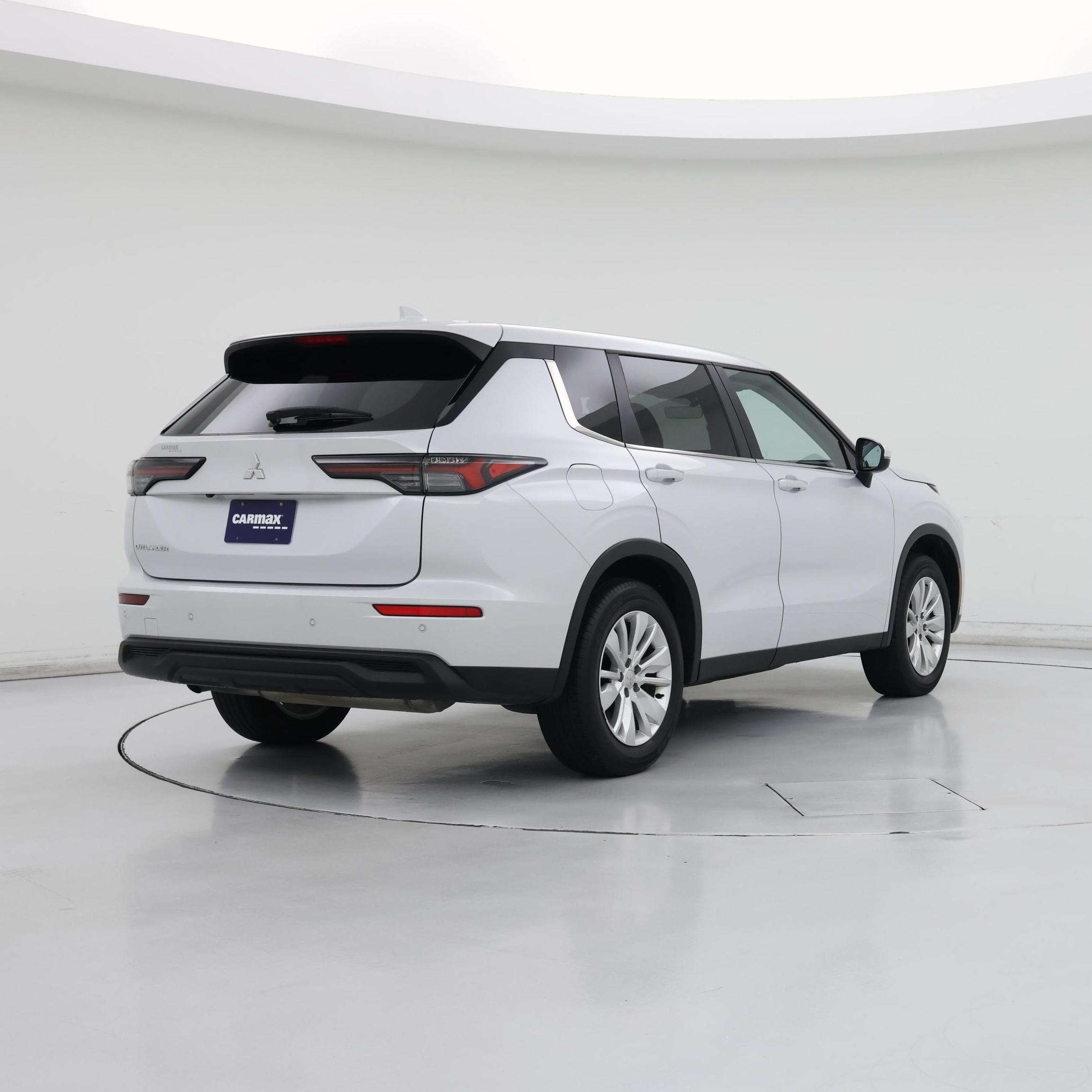 Thumbnail: 2025 Mitsubishi Outlander - 8