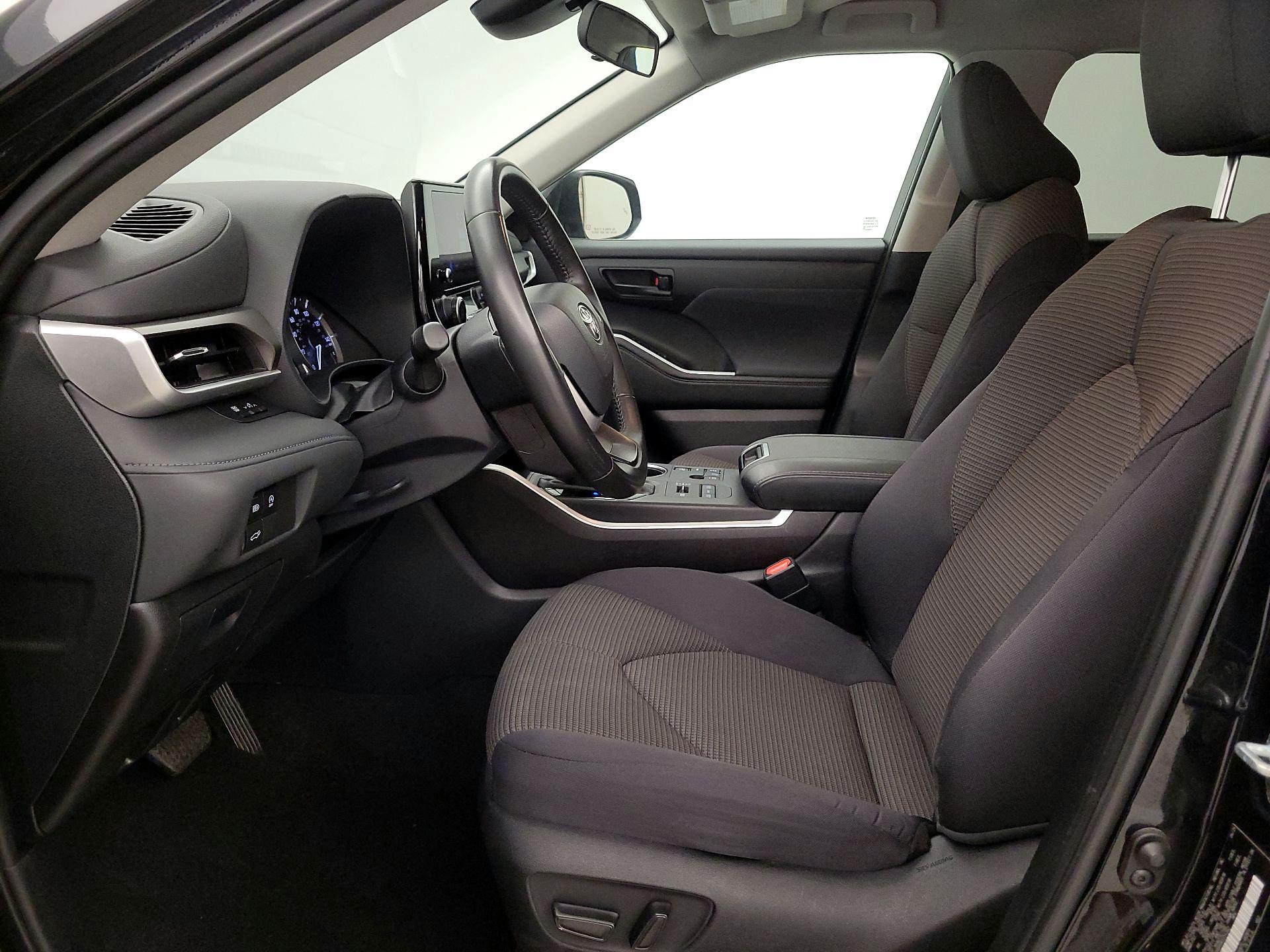 Thumbnail: 2024 Toyota Highlander - 11
