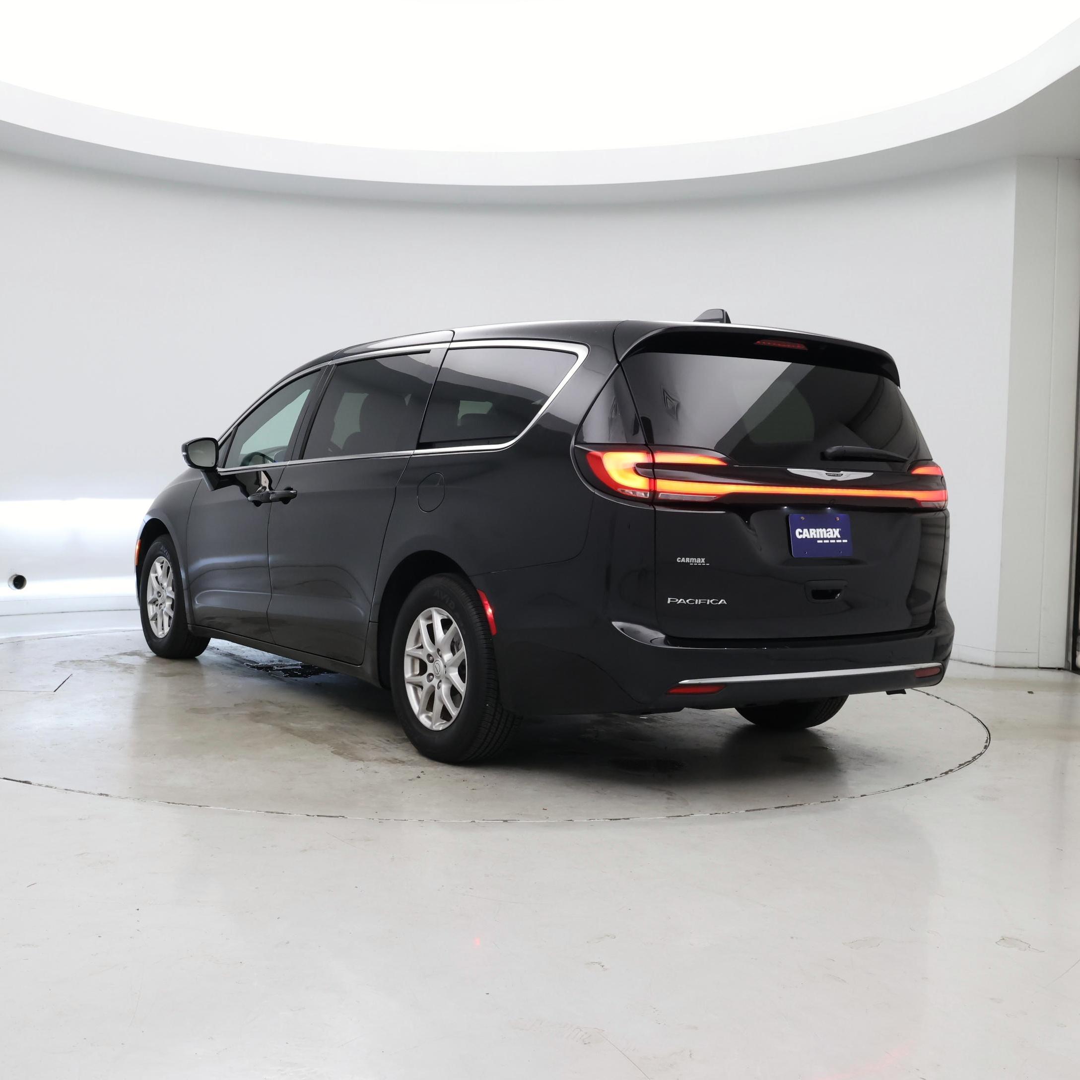 Thumbnail: 2025 Chrysler Pacifica - 2