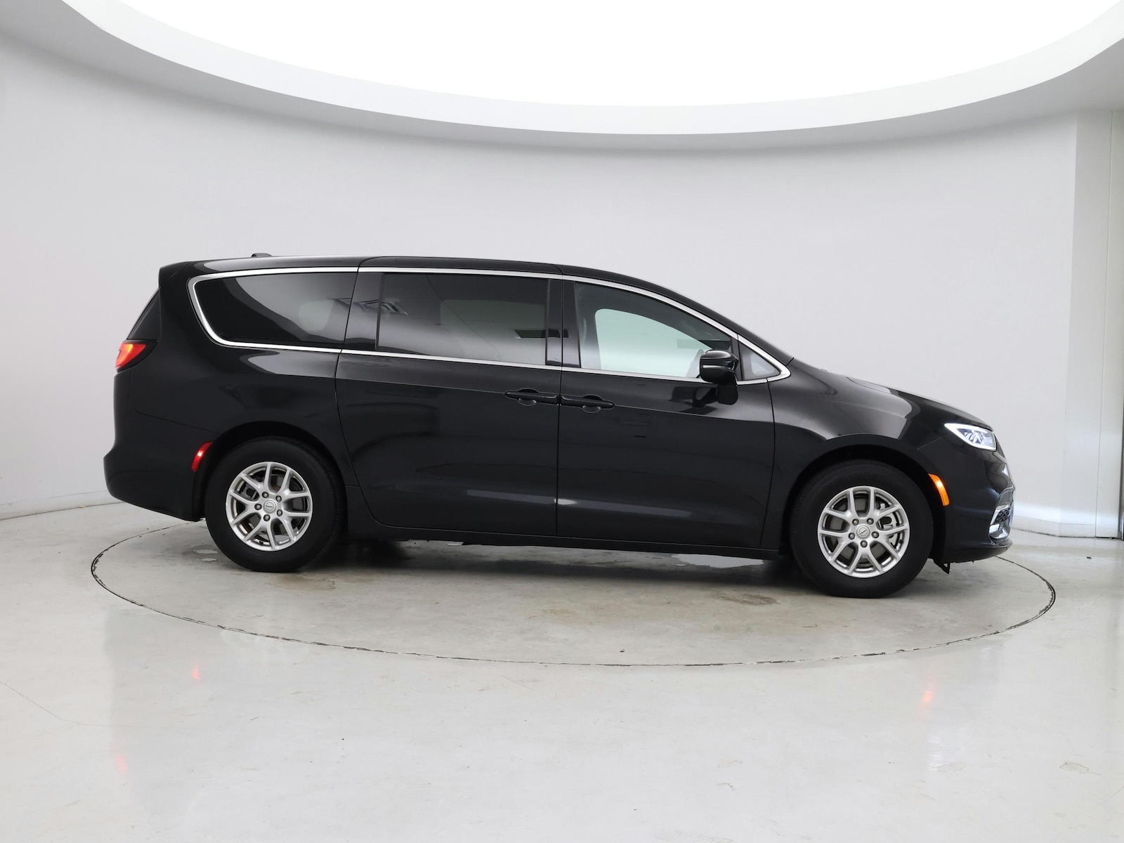 2025 Chrysler Pacifica Select - Photo 8