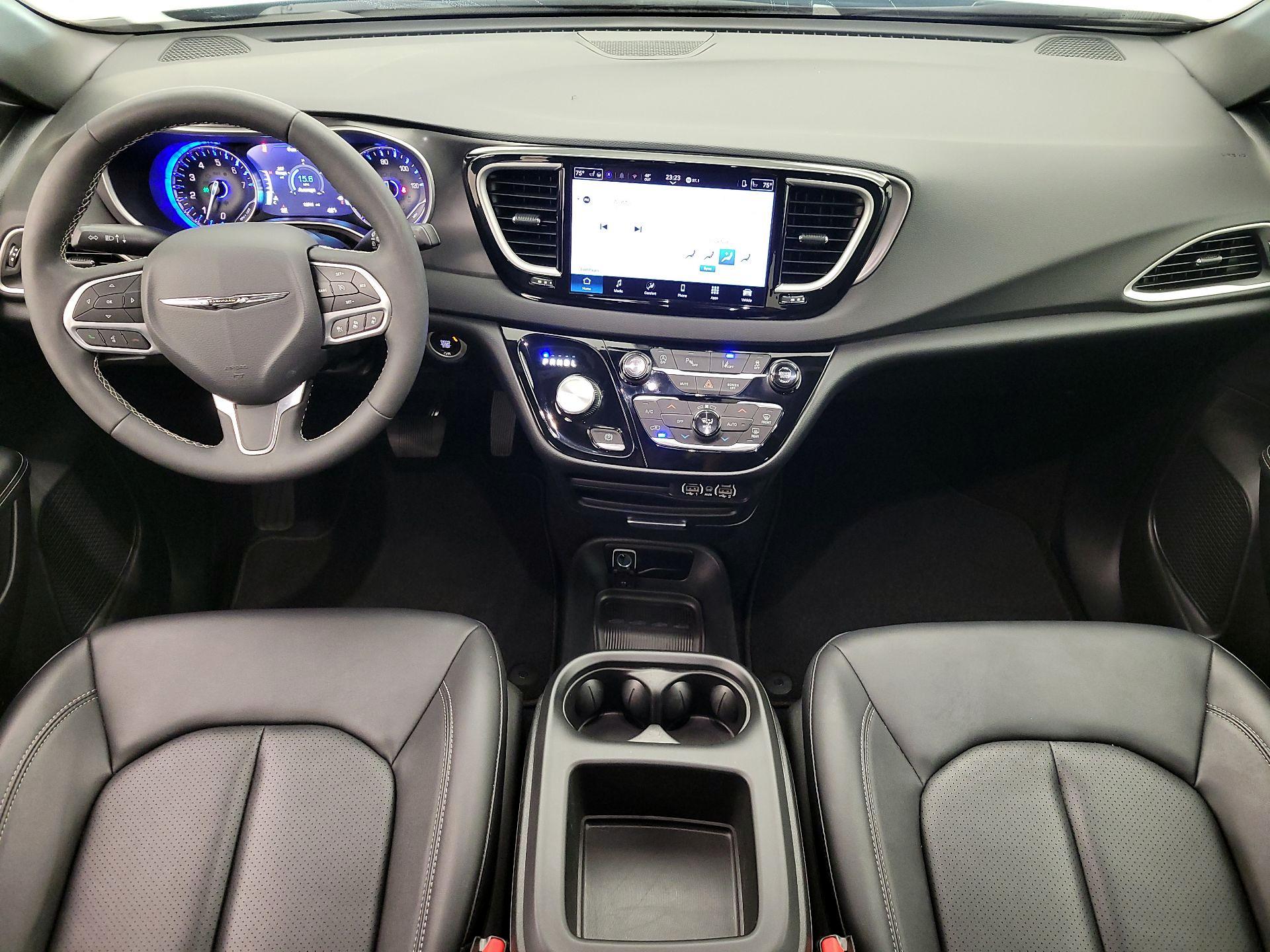 Thumbnail: 2025 Chrysler Pacifica - 9