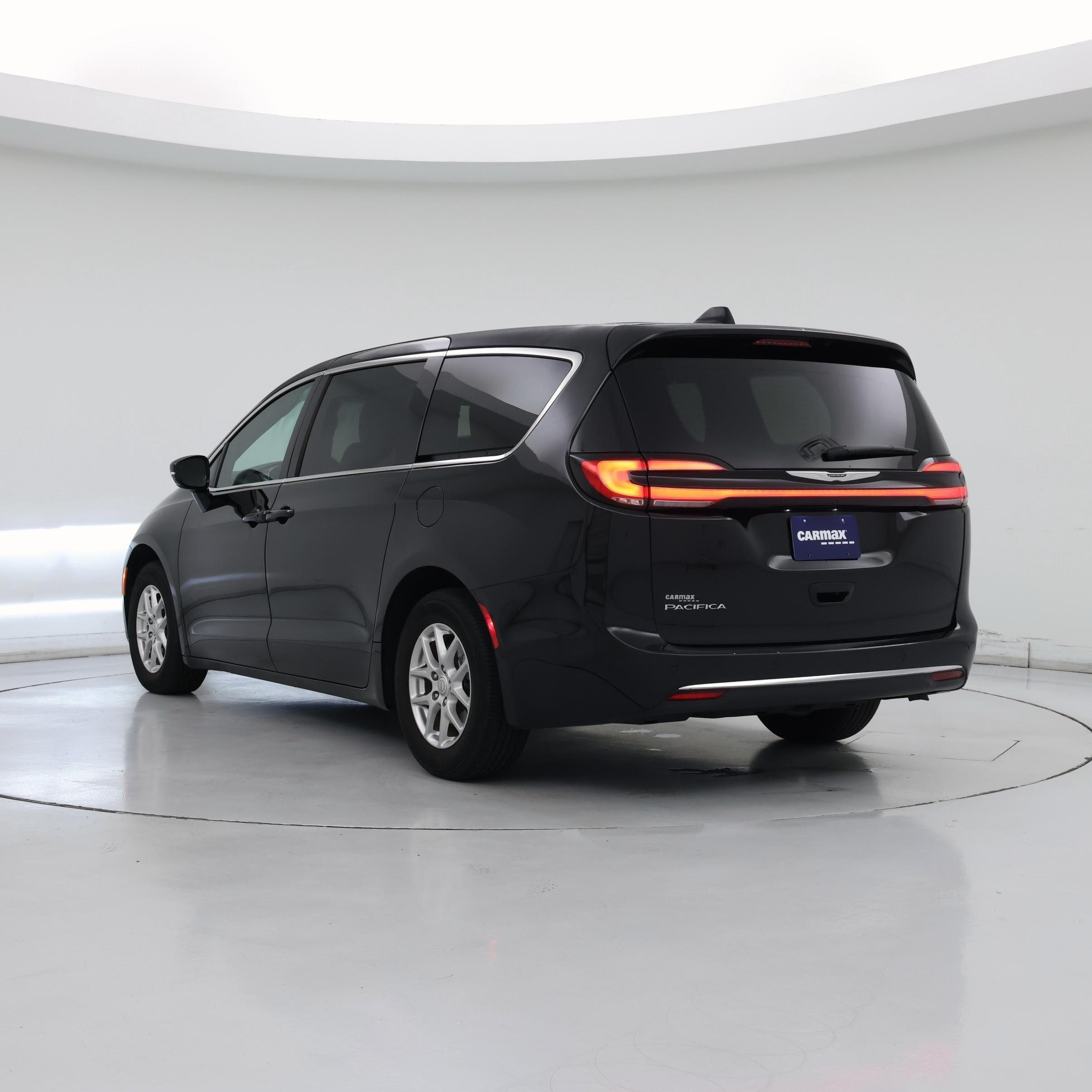 Thumbnail: 2025 Chrysler Pacifica - 2