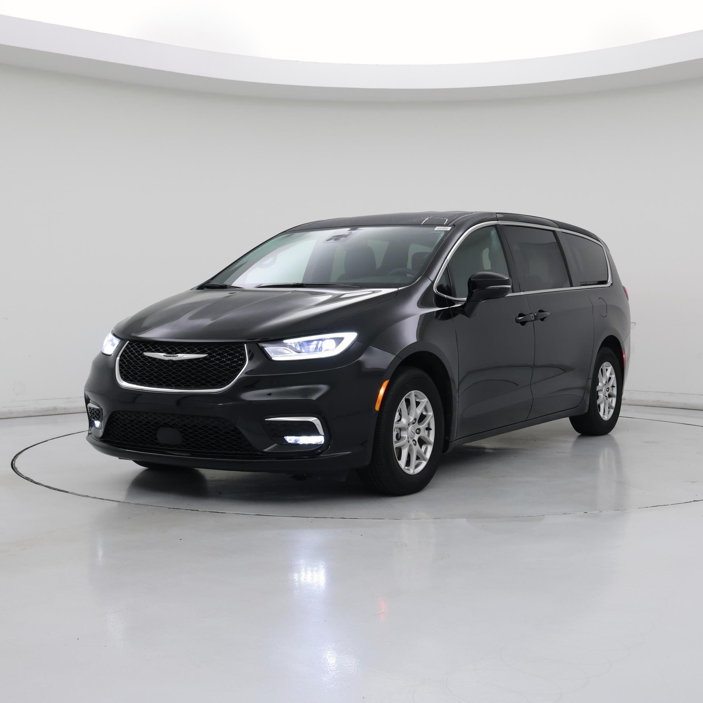 Thumbnail: 2025 Chrysler Pacifica - 4