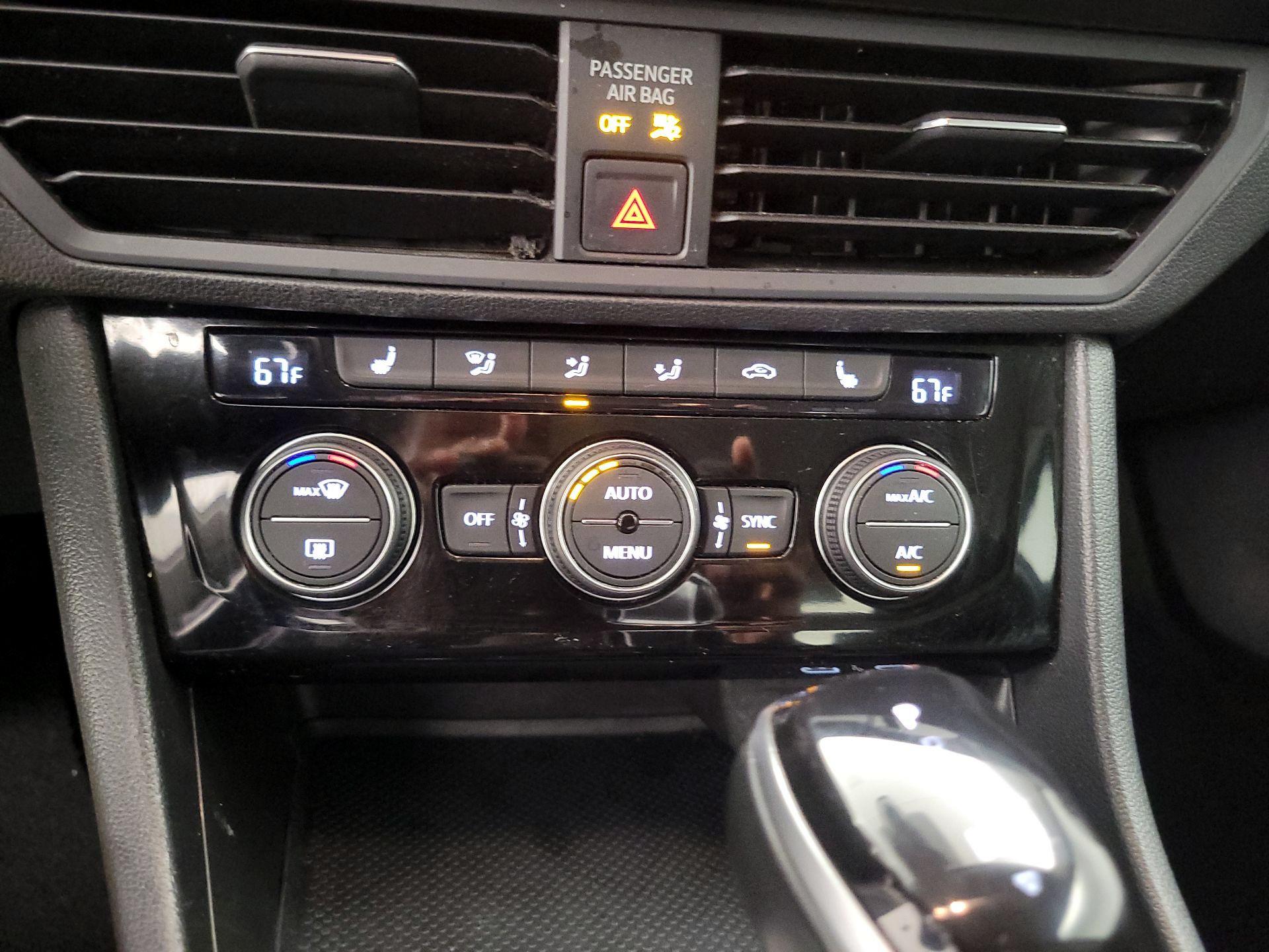 Thumbnail: 2024 Volkswagen Jetta - 15
