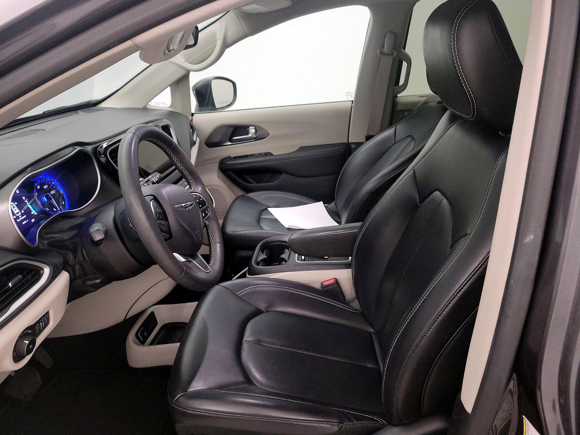 Thumbnail: 2023 Chrysler Pacifica - 11