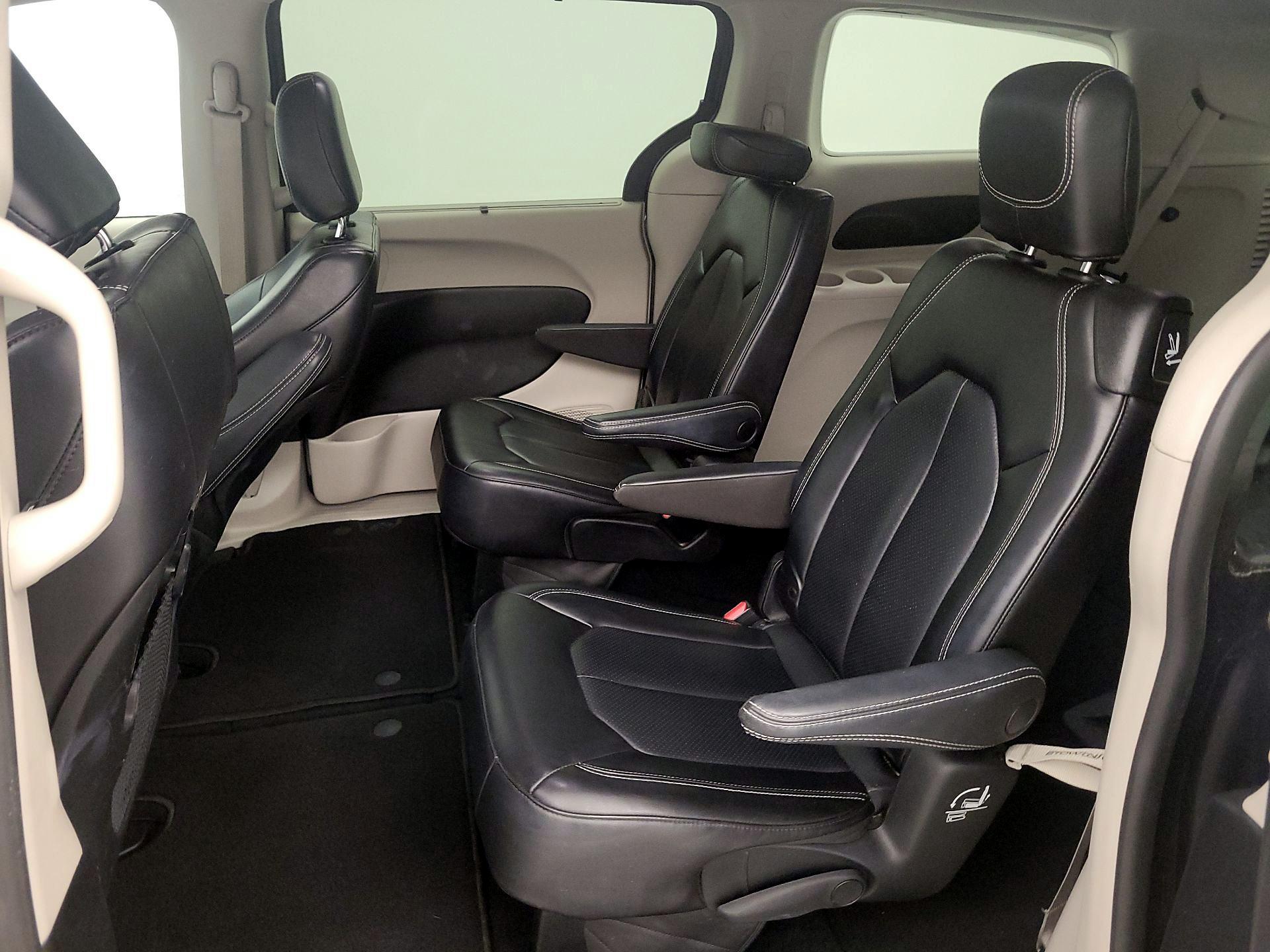 Thumbnail: 2023 Chrysler Pacifica - 20