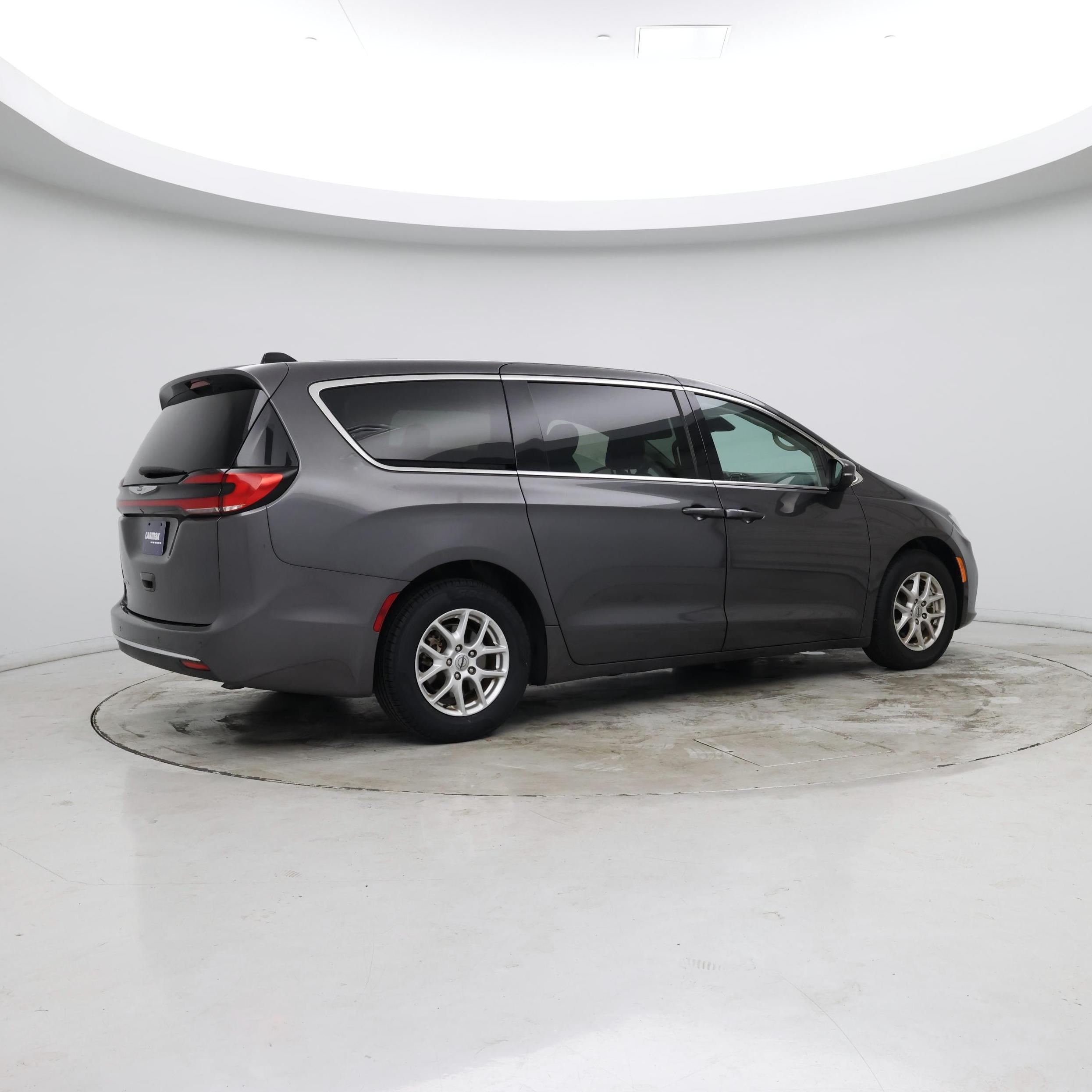 Thumbnail: 2023 Chrysler Pacifica - 6