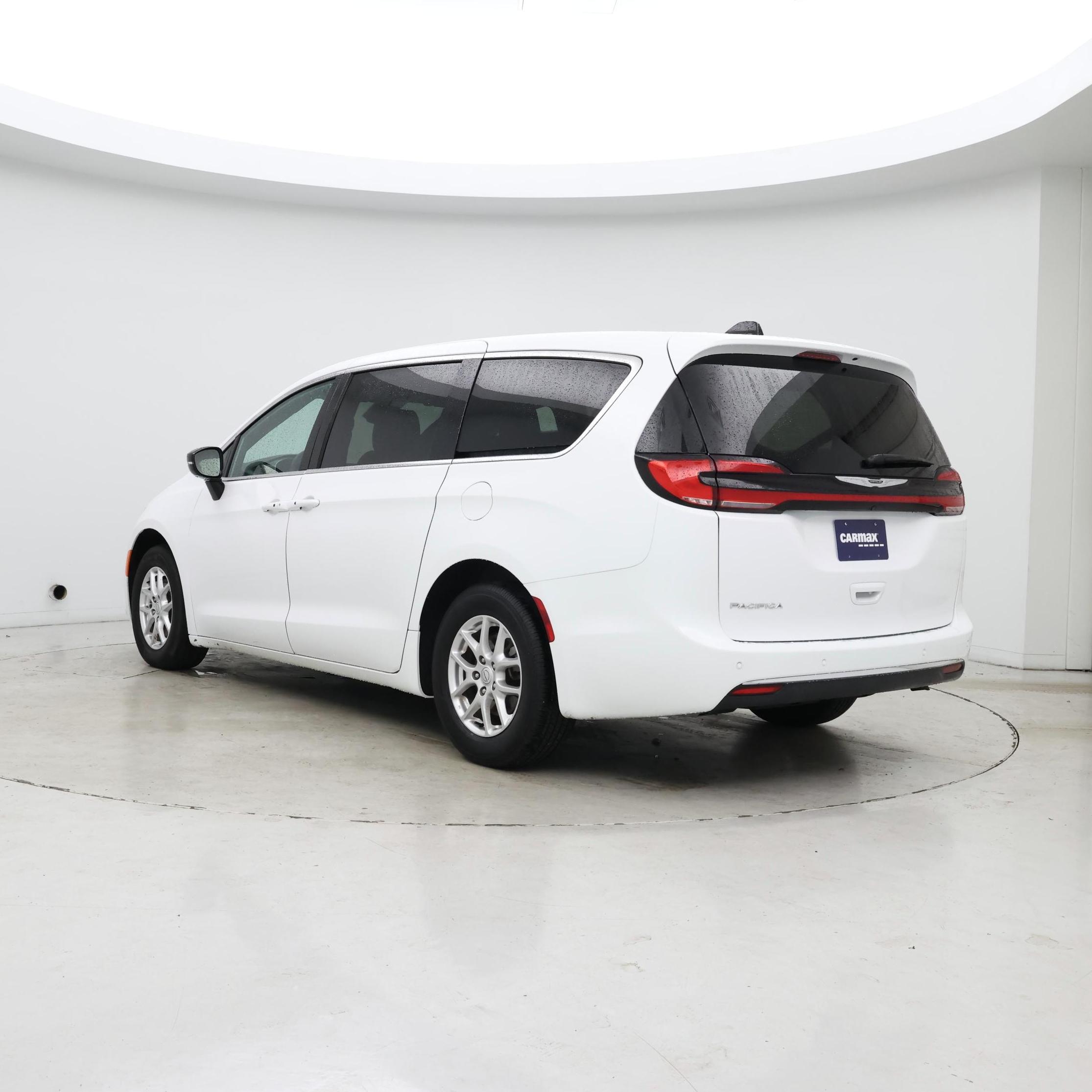 Thumbnail: 2025 Chrysler Pacifica - 2