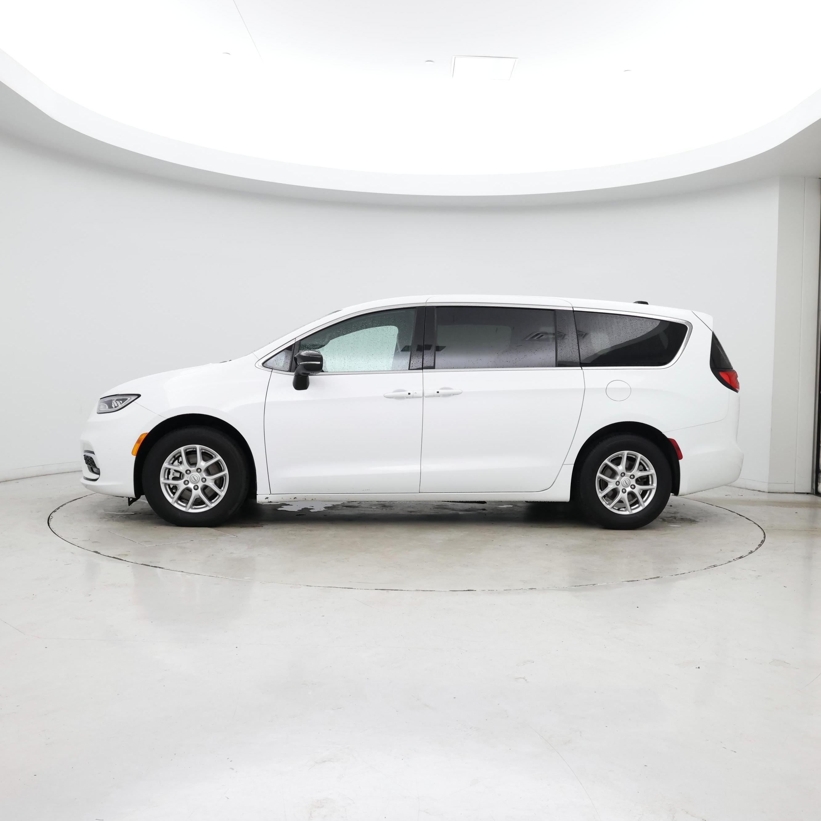 Thumbnail: 2025 Chrysler Pacifica - 3