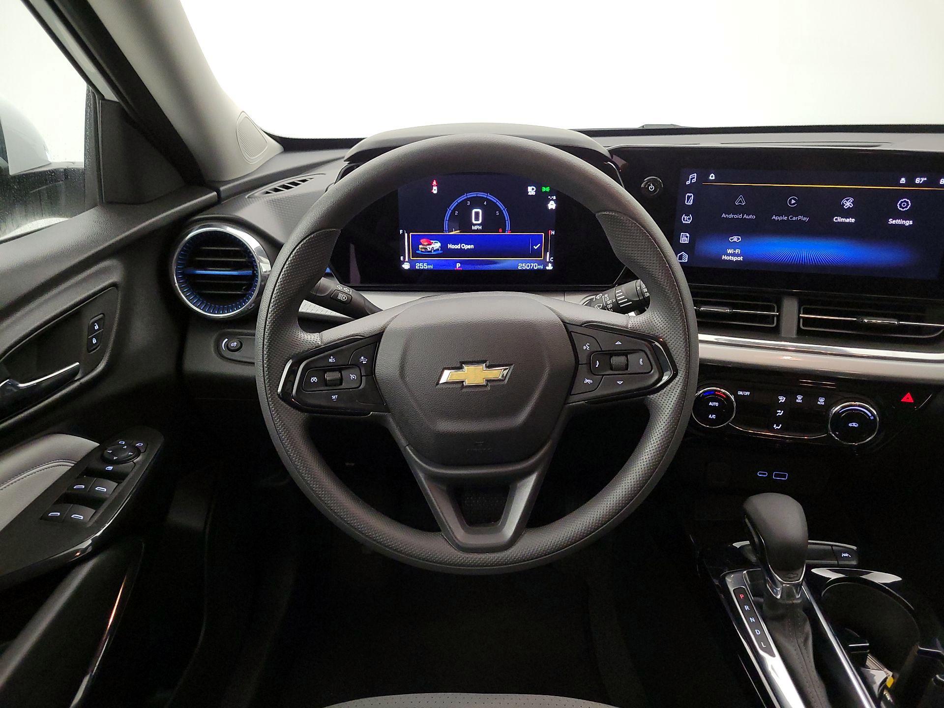 Thumbnail: 2025 Chevrolet Trax - 10
