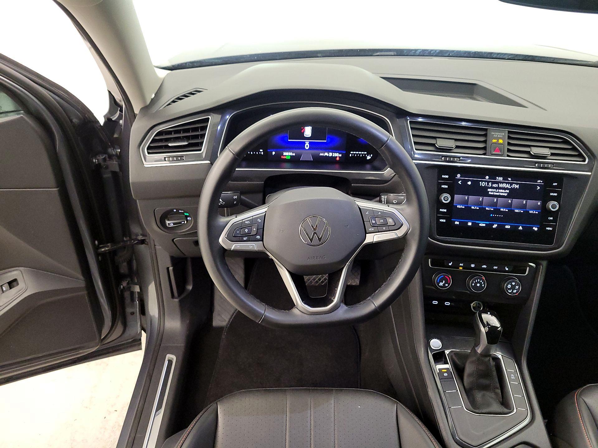 Thumbnail: 2024 Volkswagen Tiguan - 10