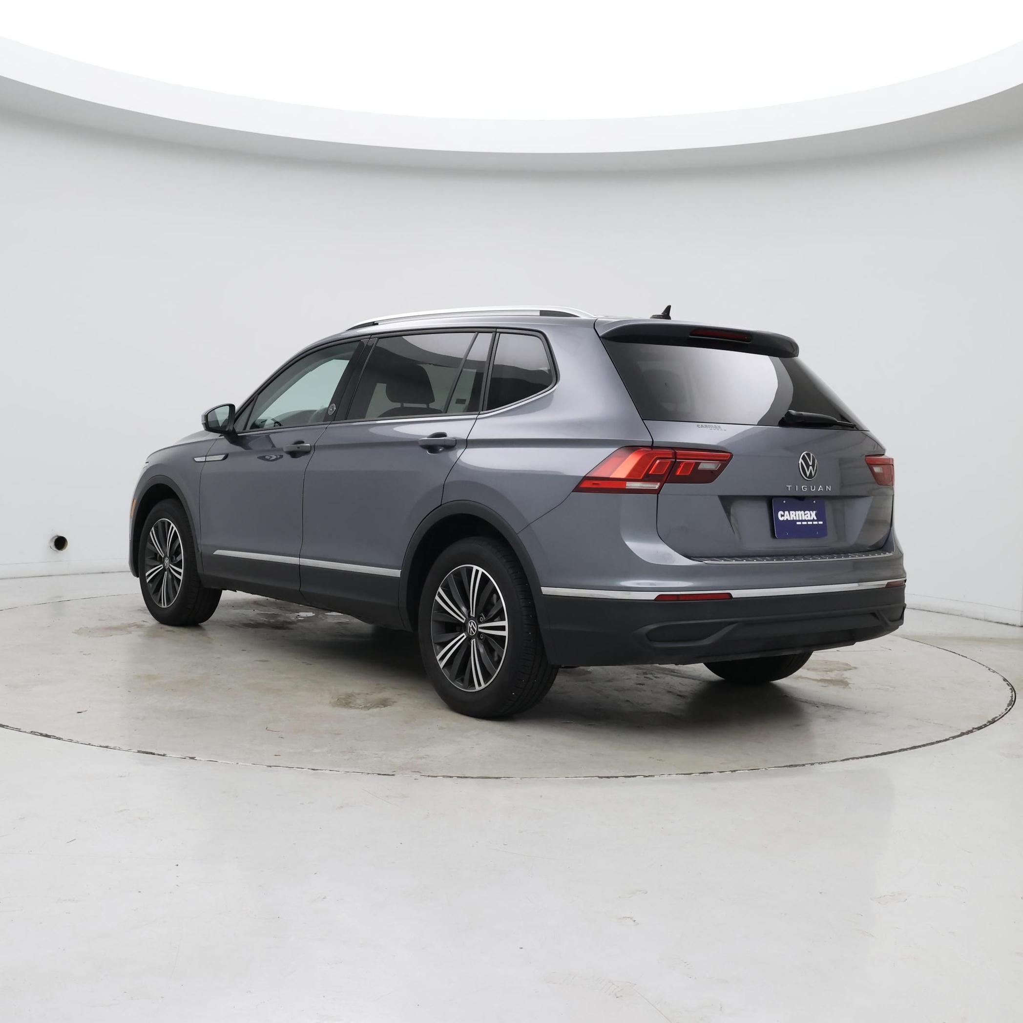 Thumbnail: 2024 Volkswagen Tiguan - 2