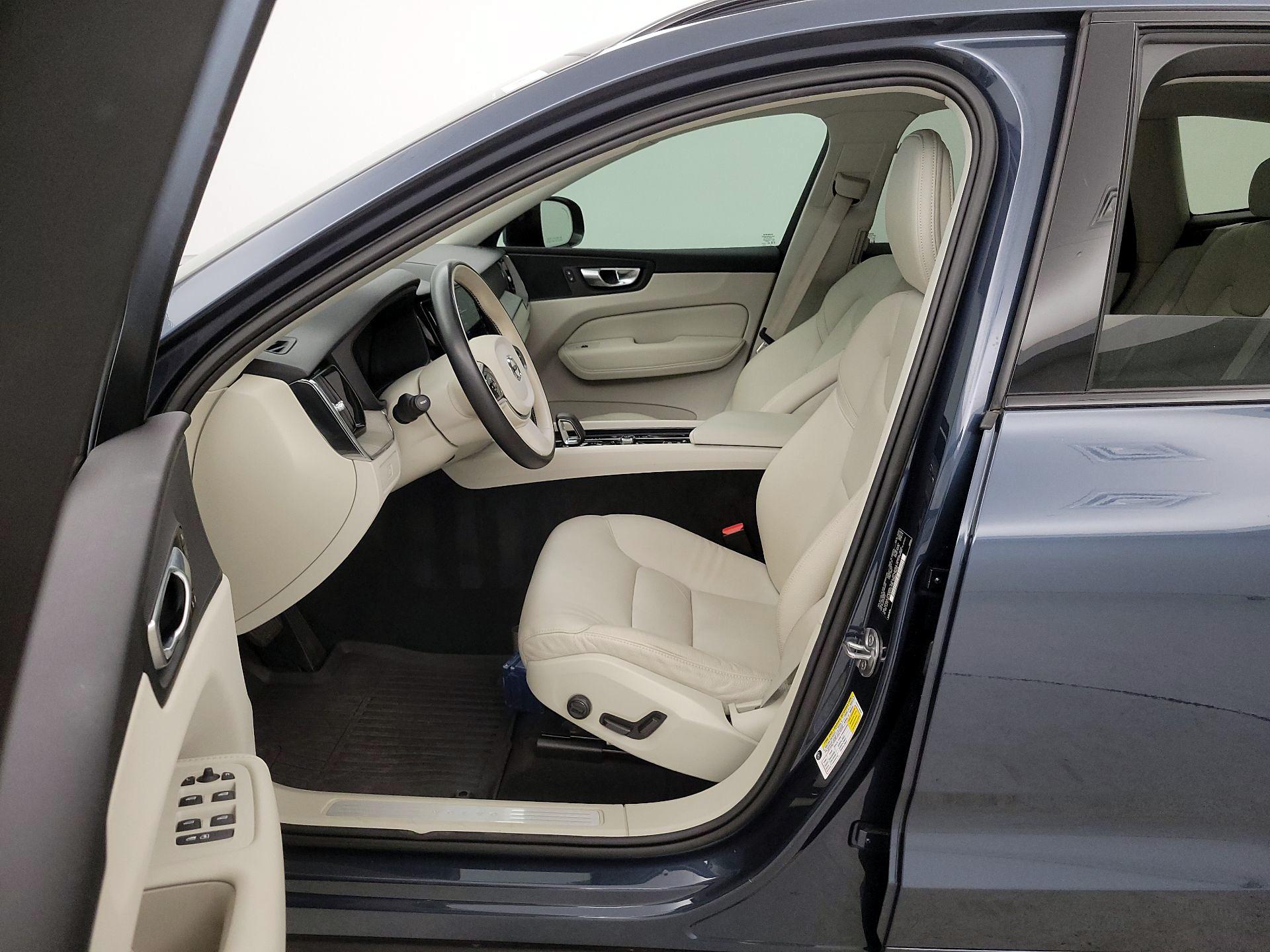 Thumbnail: 2023 Volvo XC60 - 11