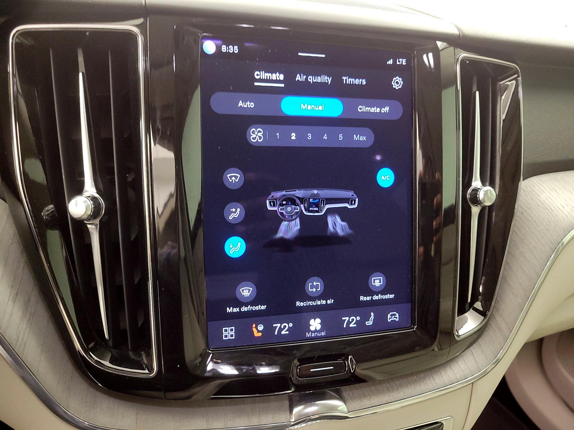 Thumbnail: 2023 Volvo XC60 - 15