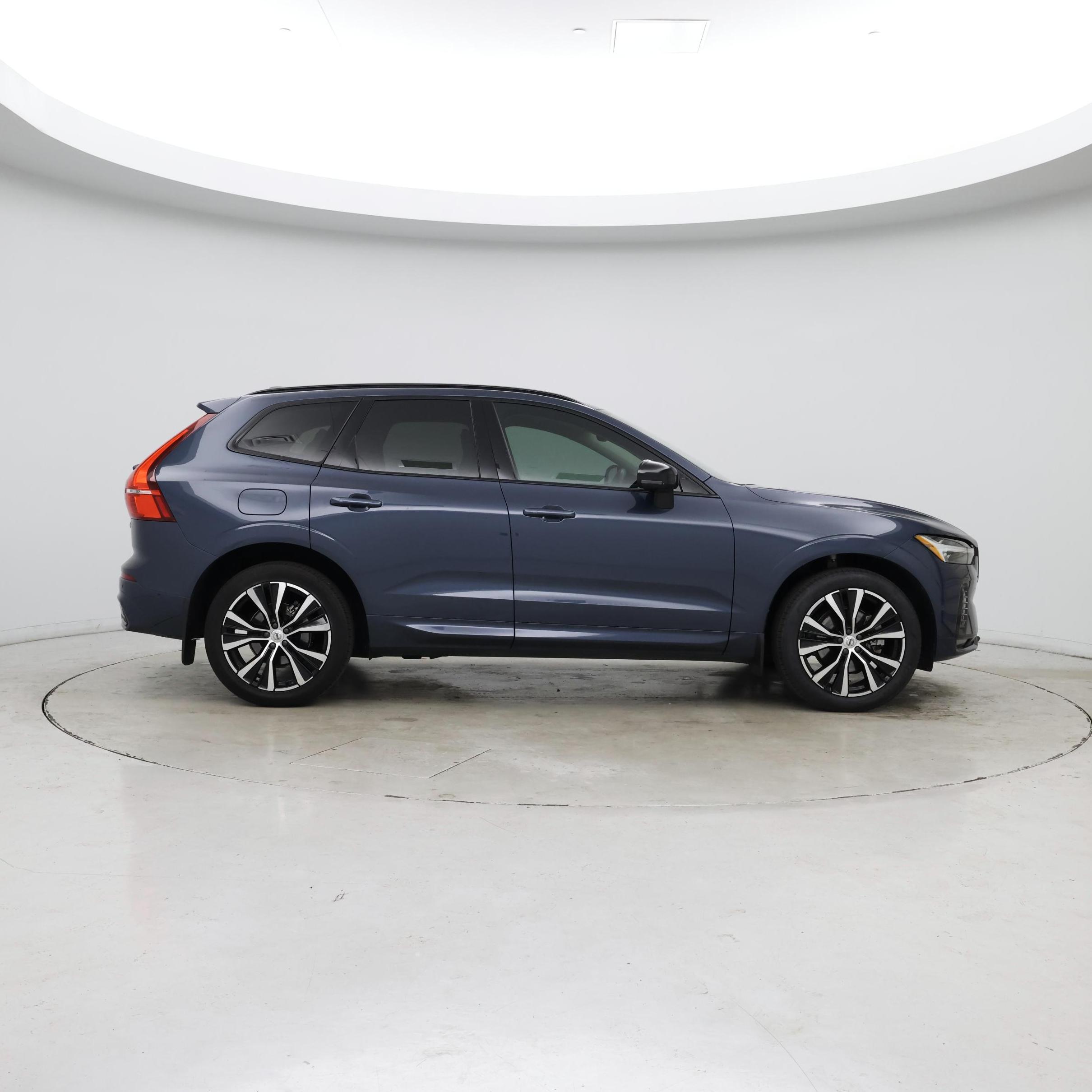 Thumbnail: 2023 Volvo XC60 - 7
