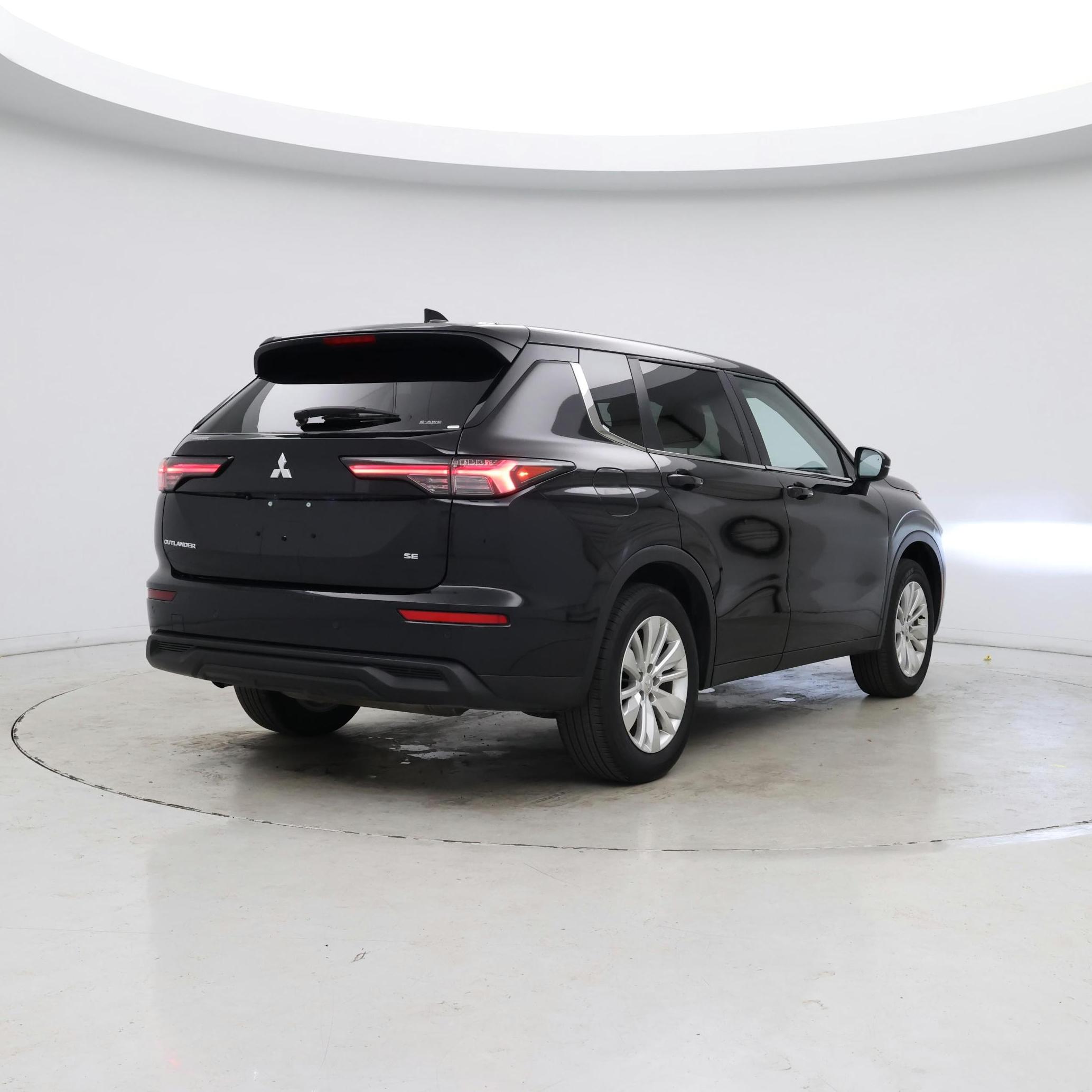 Thumbnail: 2025 Mitsubishi Outlander - 8
