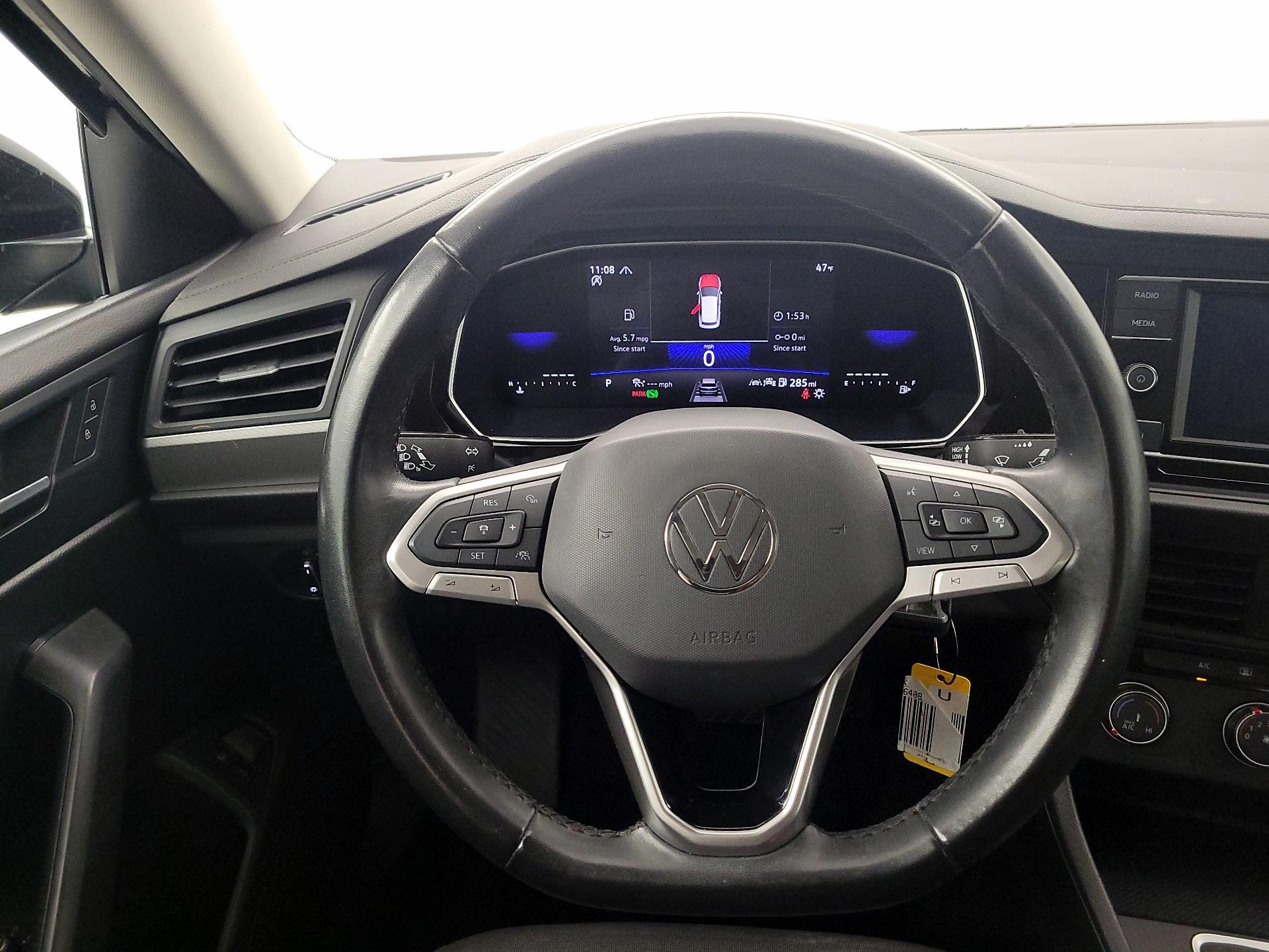 Thumbnail: 2024 Volkswagen Jetta - 10