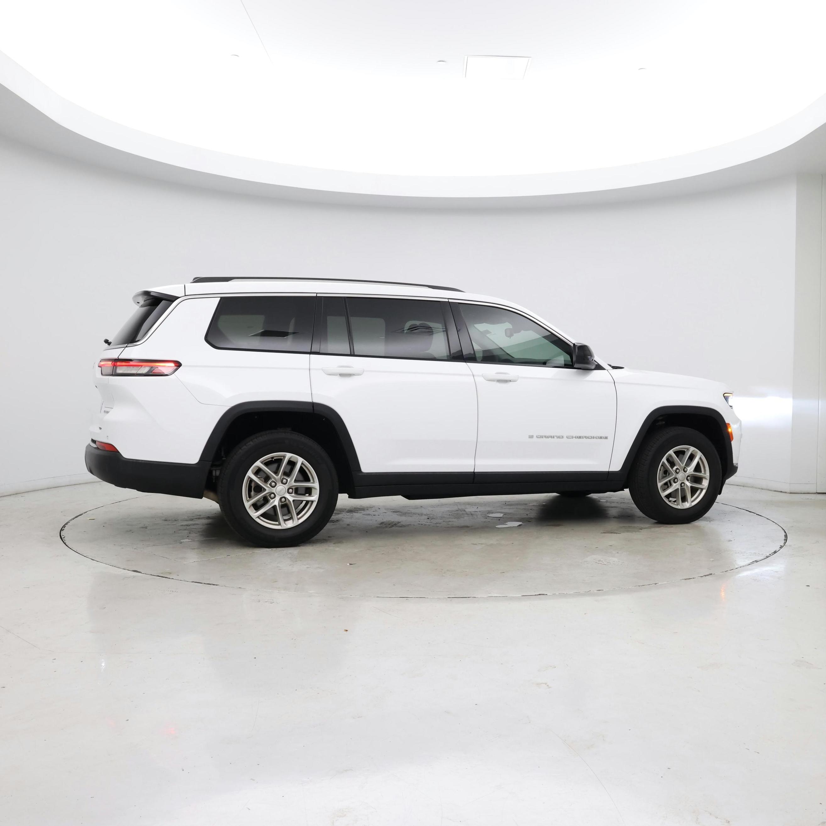Thumbnail: 2023 Jeep Grand Cherokee L - 8