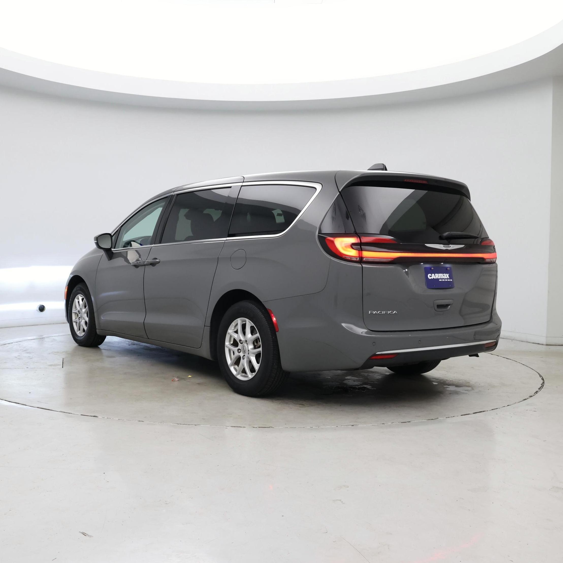 Thumbnail: 2023 Chrysler Pacifica - 2
