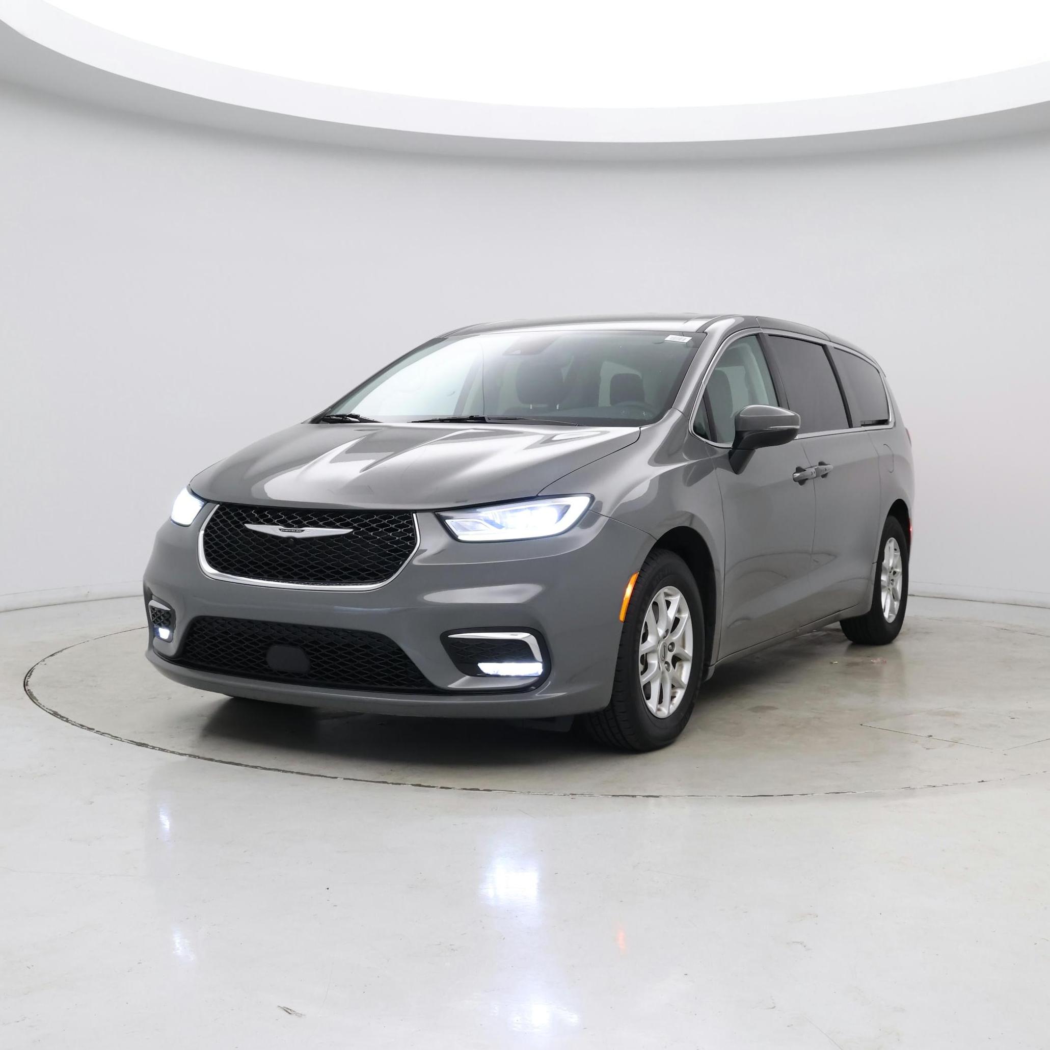 Thumbnail: 2023 Chrysler Pacifica - 4