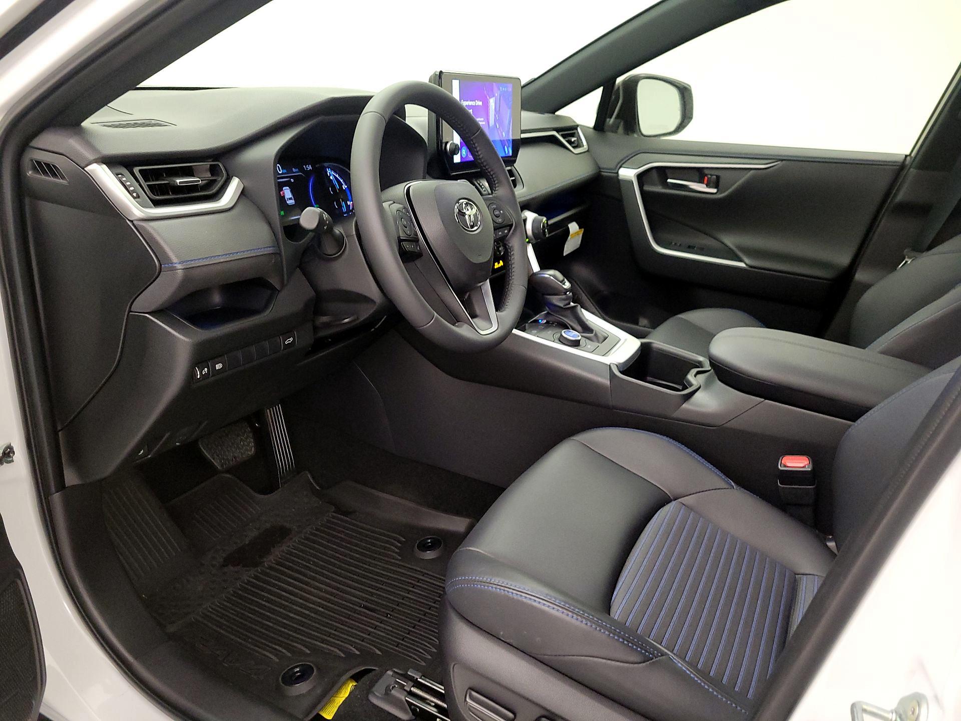 Thumbnail: 2025 Toyota RAV4 - 11