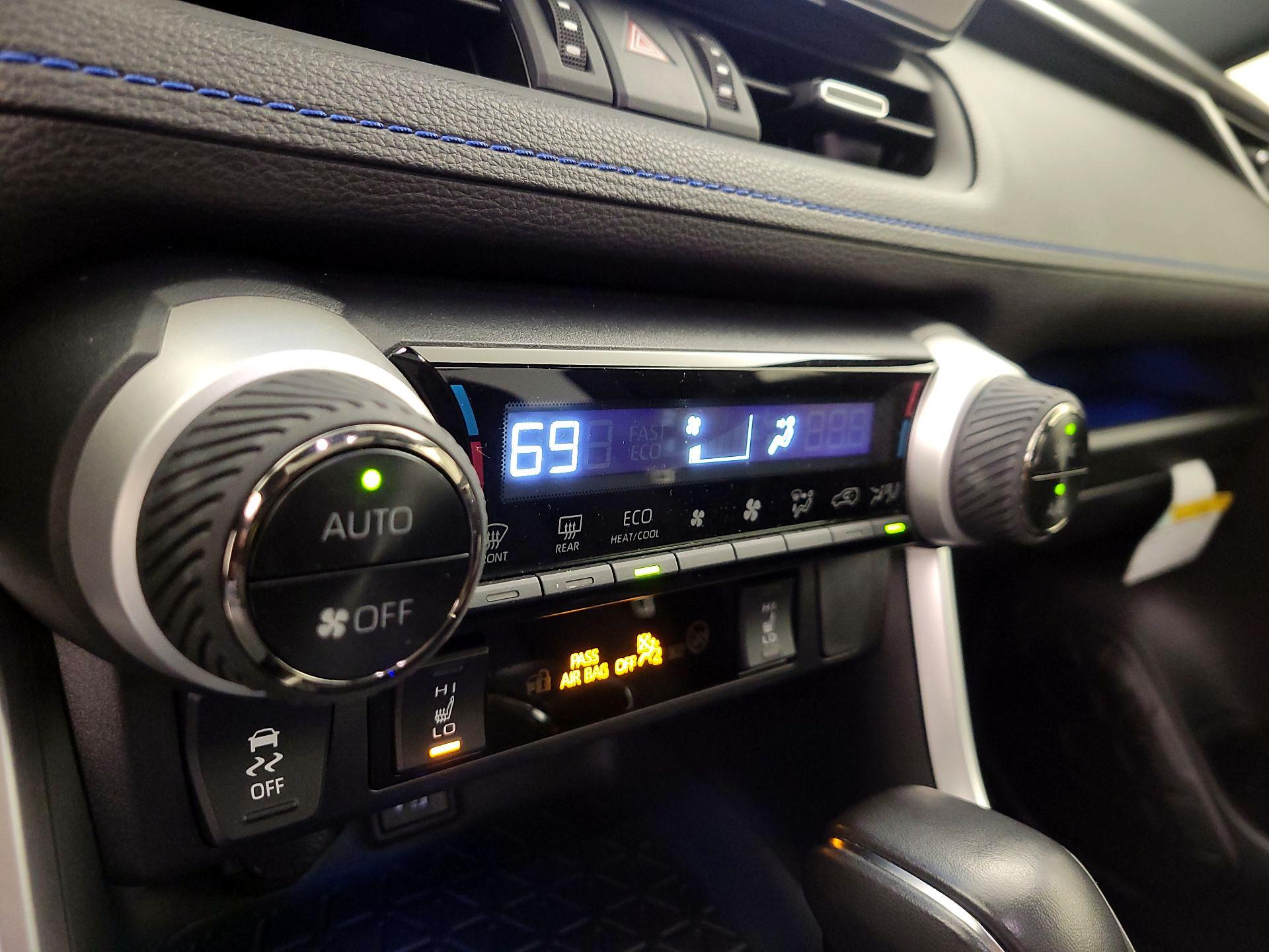 Thumbnail: 2025 Toyota RAV4 - 16