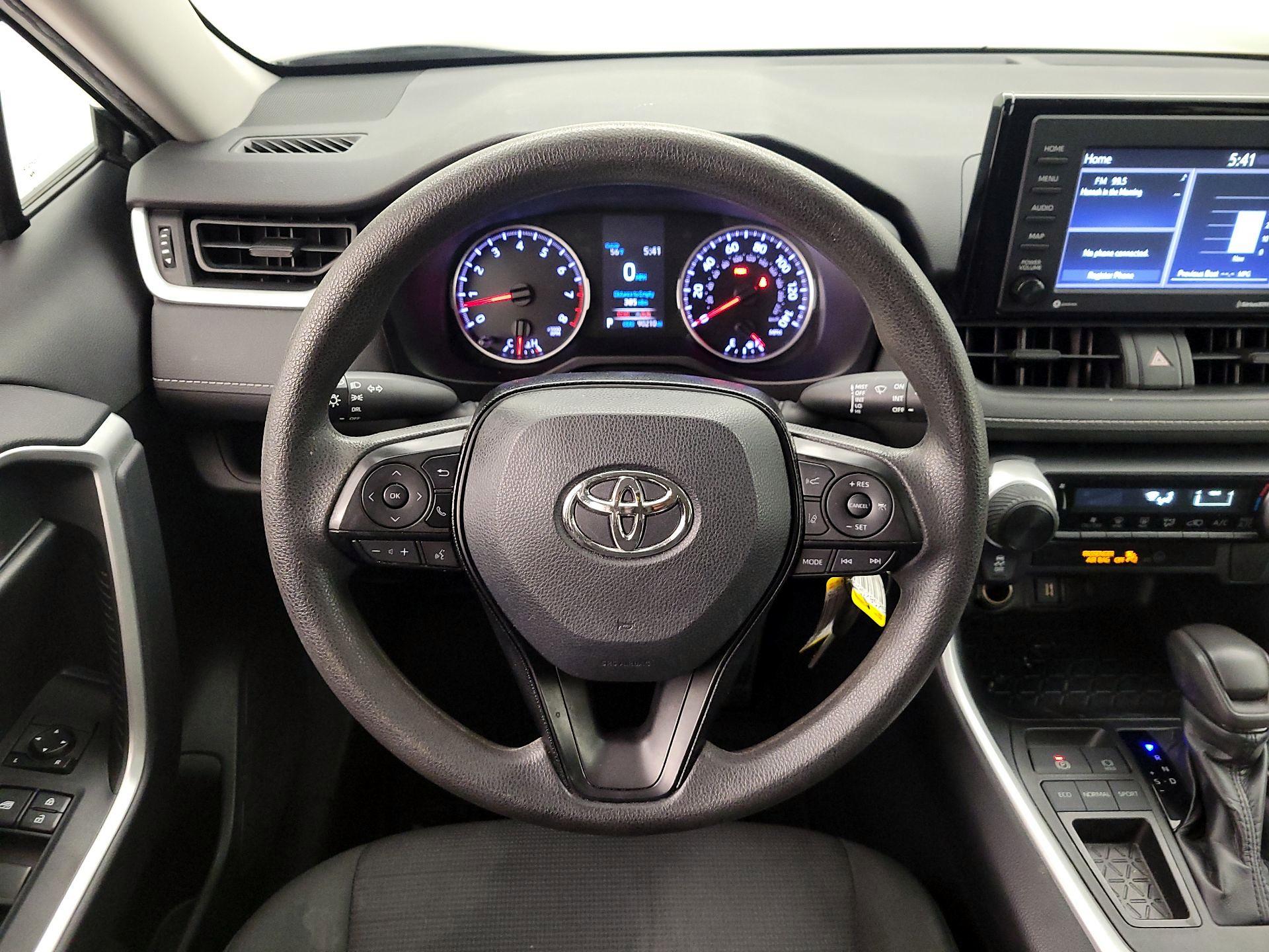Thumbnail: 2020 Toyota RAV4 - 10