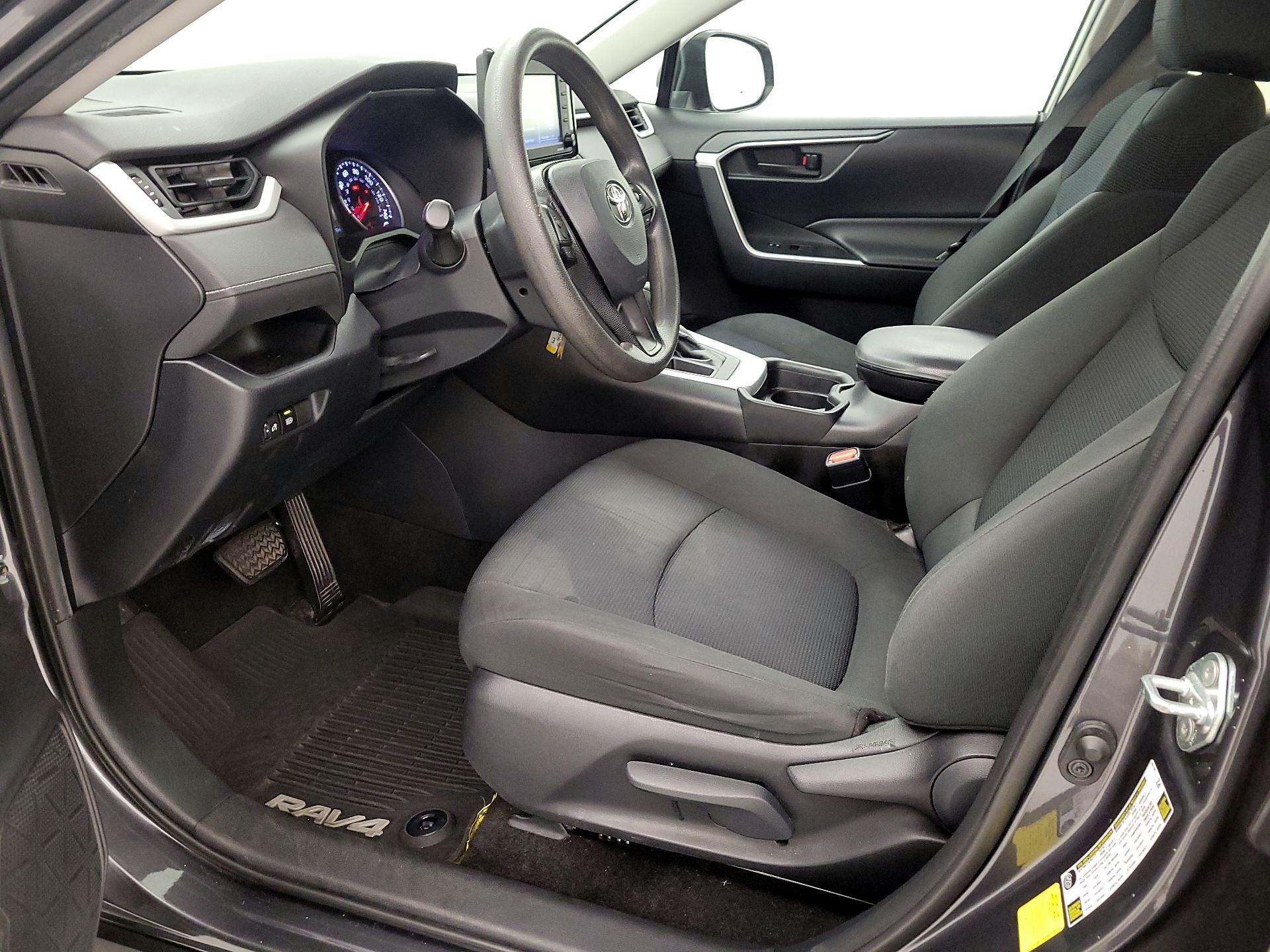 Thumbnail: 2020 Toyota RAV4 - 11