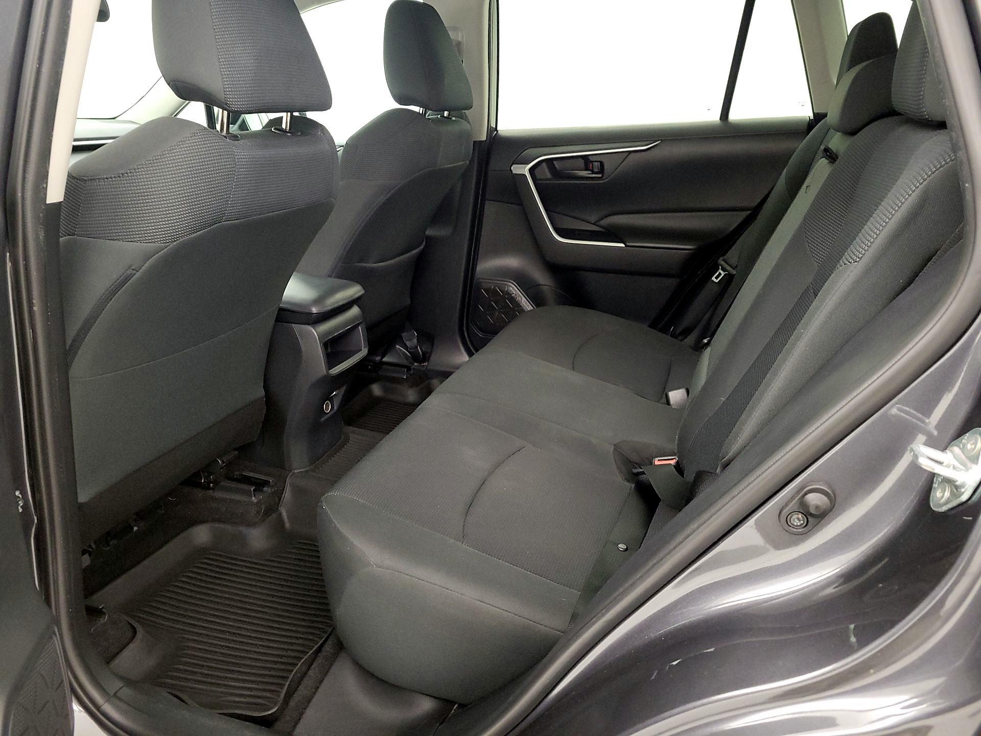 Thumbnail: 2020 Toyota RAV4 - 19