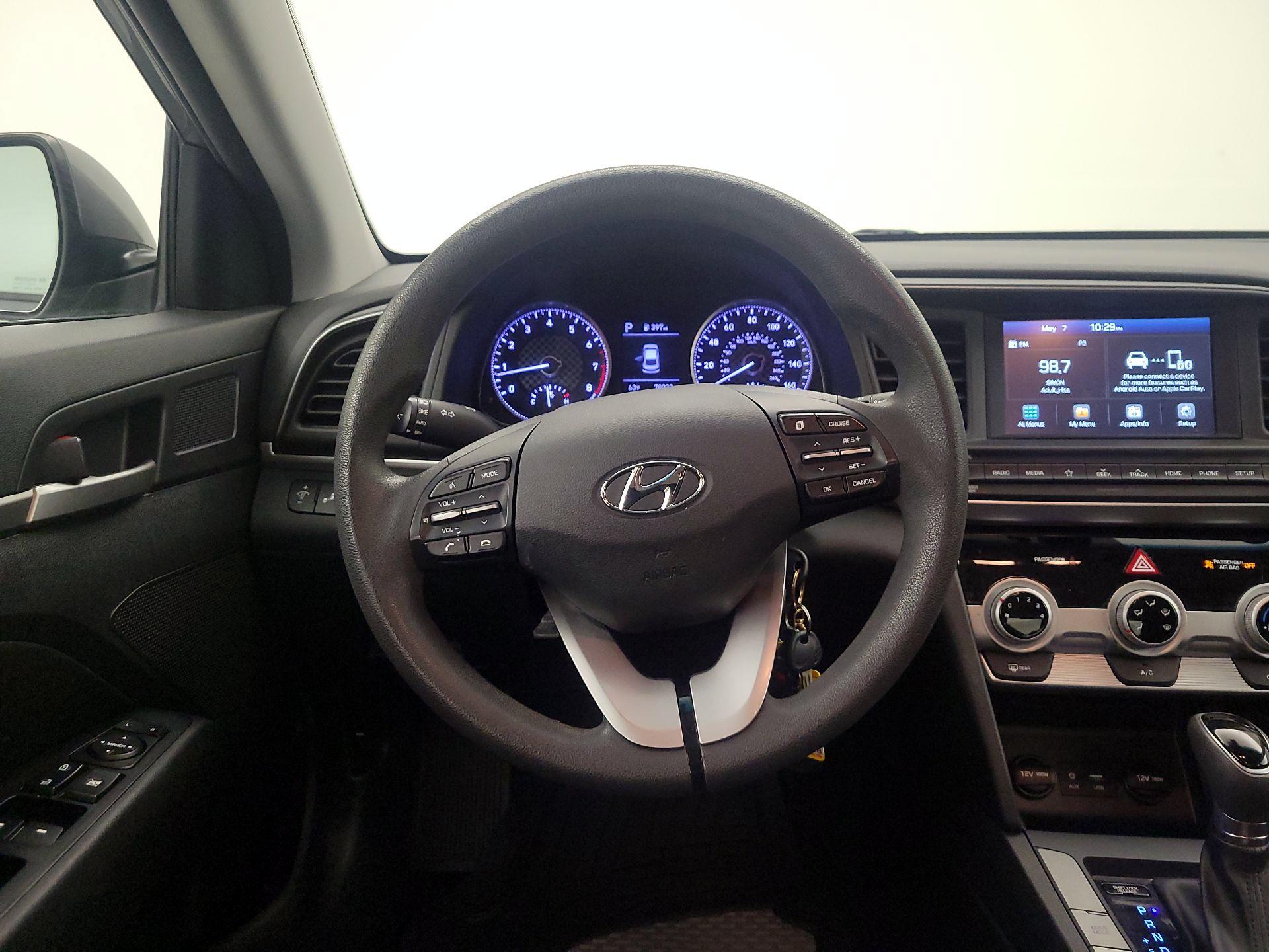 Thumbnail: 2019 Hyundai Elantra - 10