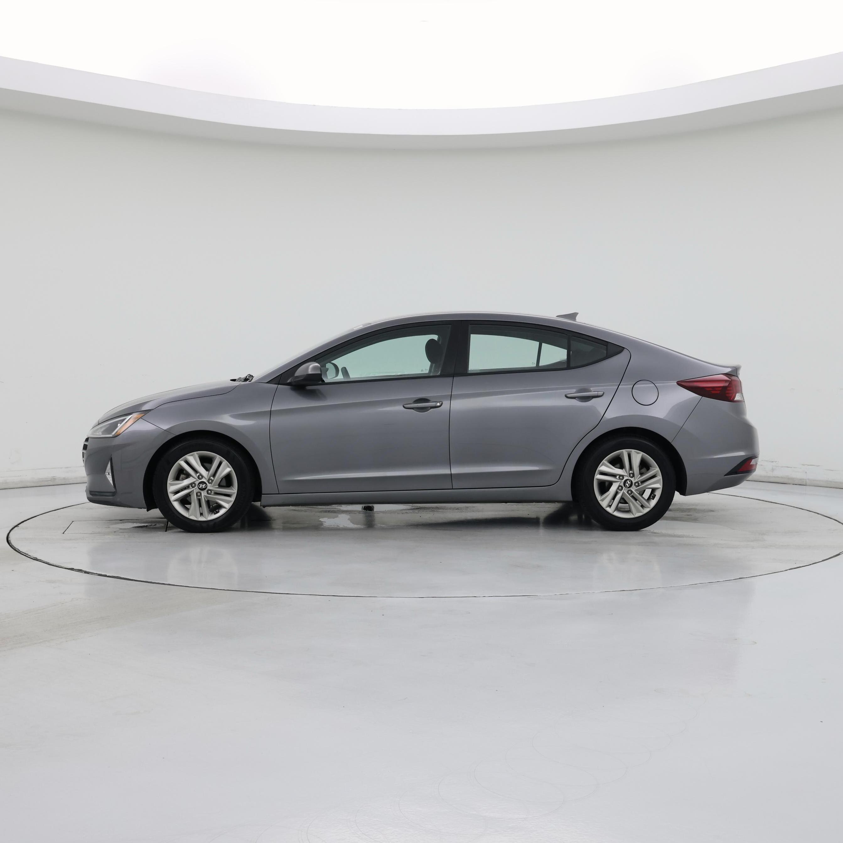 Thumbnail: 2019 Hyundai Elantra - 3