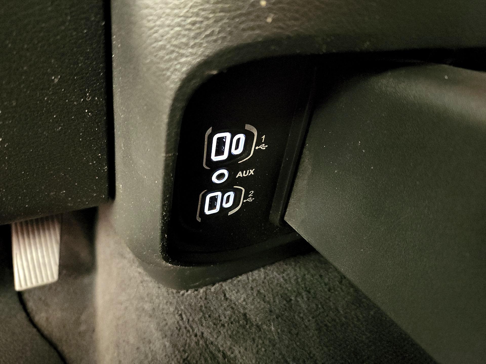 Thumbnail: 2025 RAM 1500 - 18