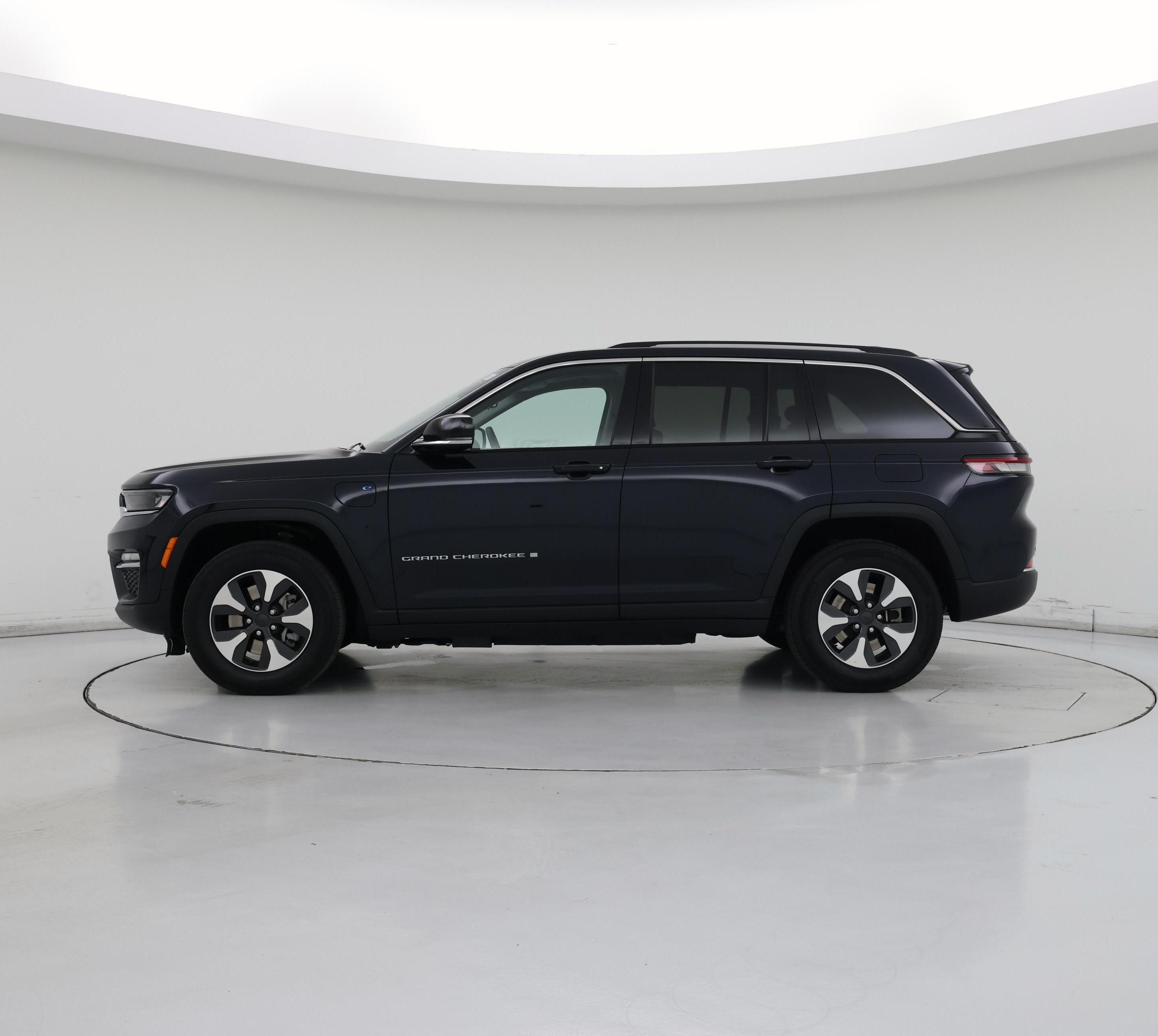Thumbnail: 2023 Jeep Grand Cherokee - 3