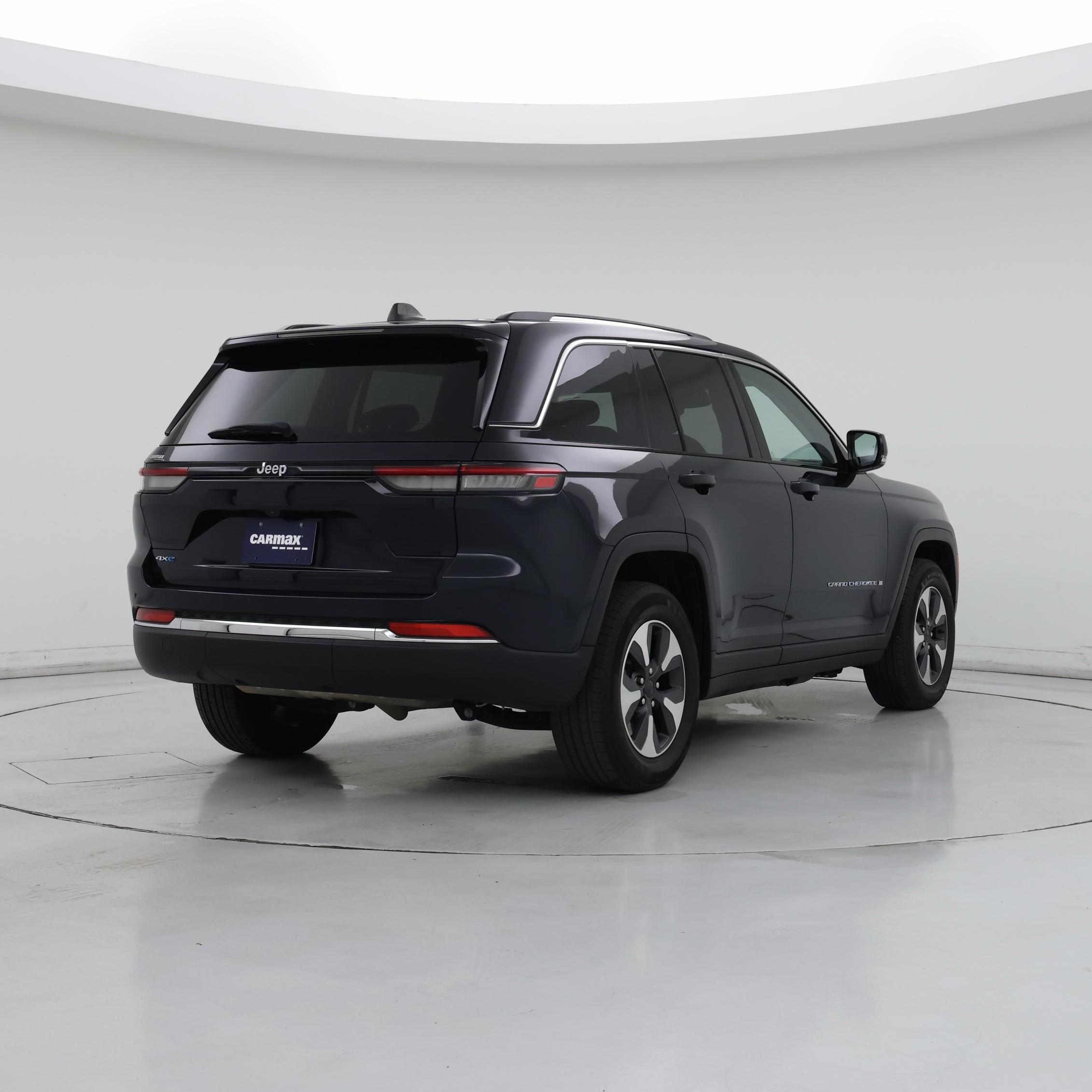 Thumbnail: 2023 Jeep Grand Cherokee - 8