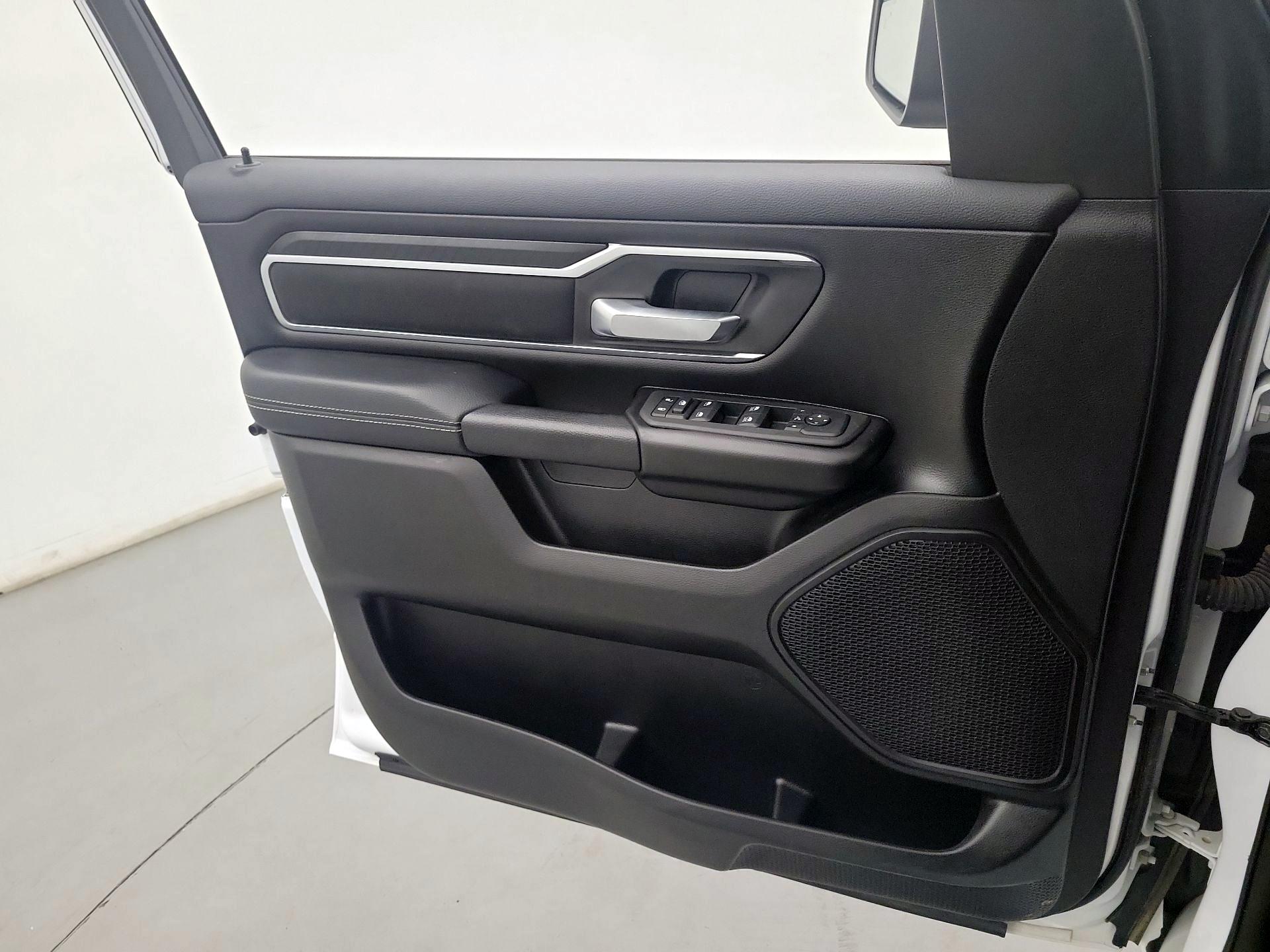 Thumbnail: 2025 RAM 1500 - 10