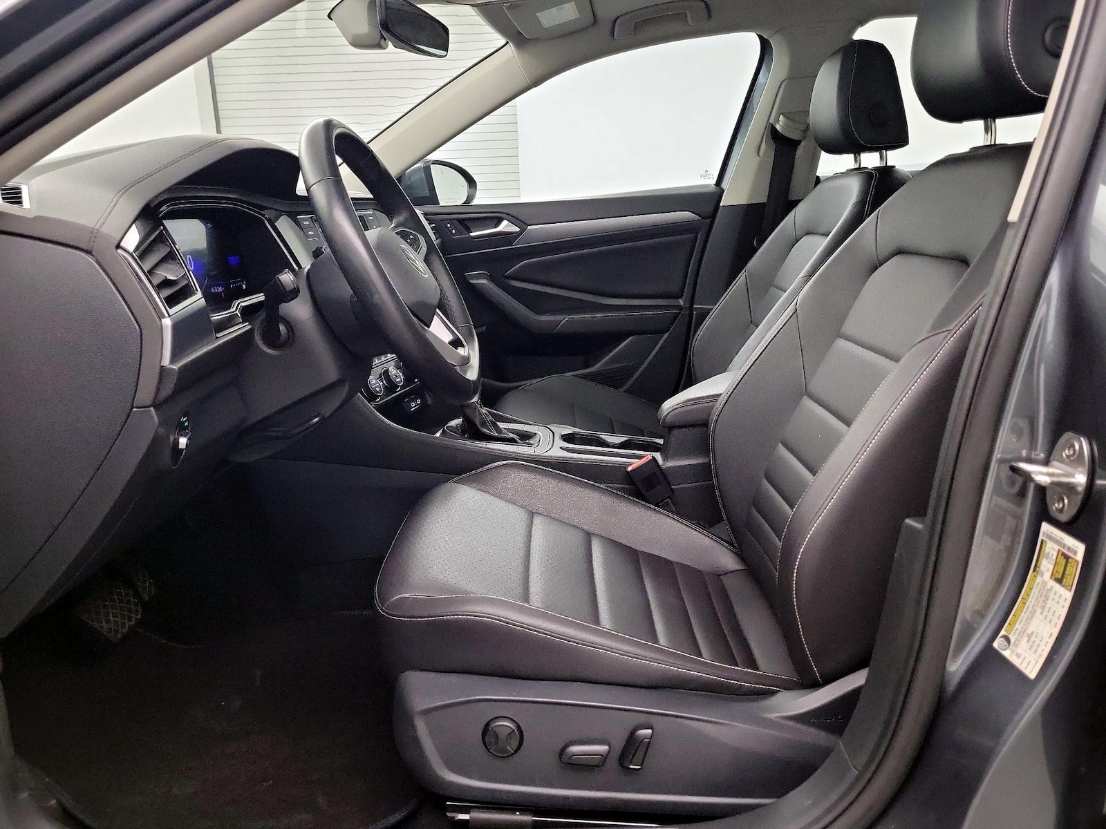 2024 Volkswagen Jetta SE - Photo 10