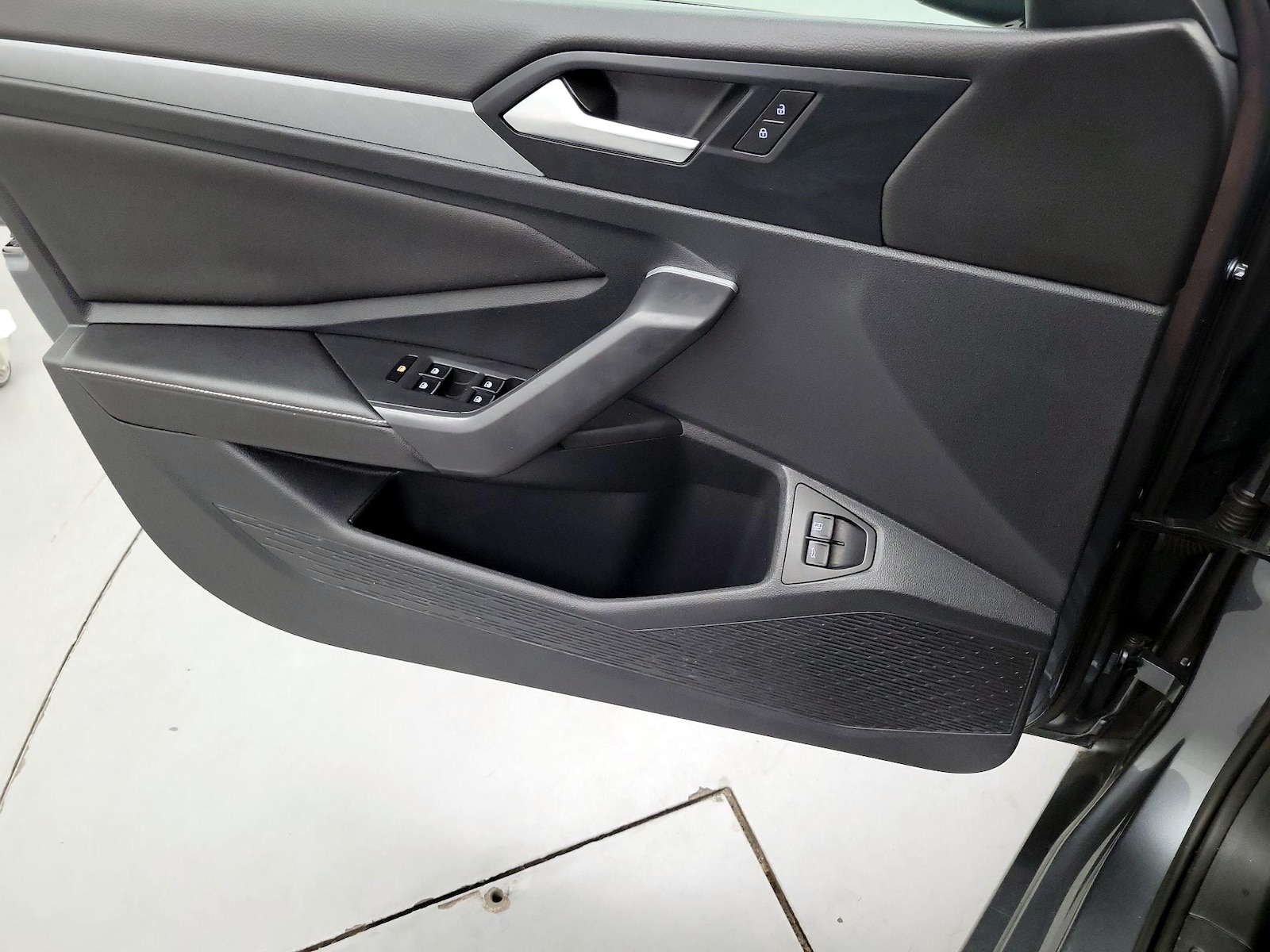 2024 Volkswagen Jetta SE - Photo 11