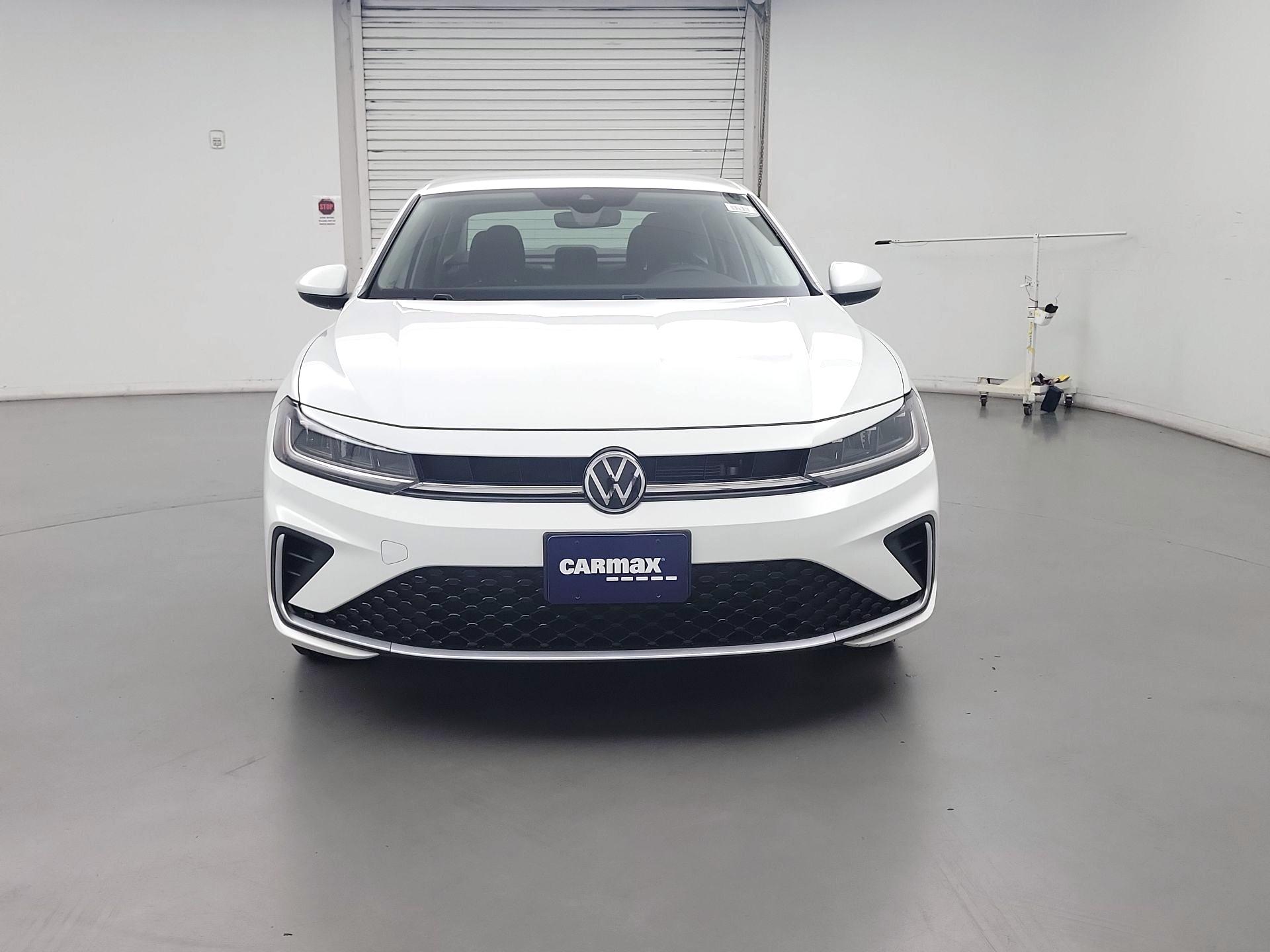 Thumbnail: 2025 Volkswagen Jetta - 2
