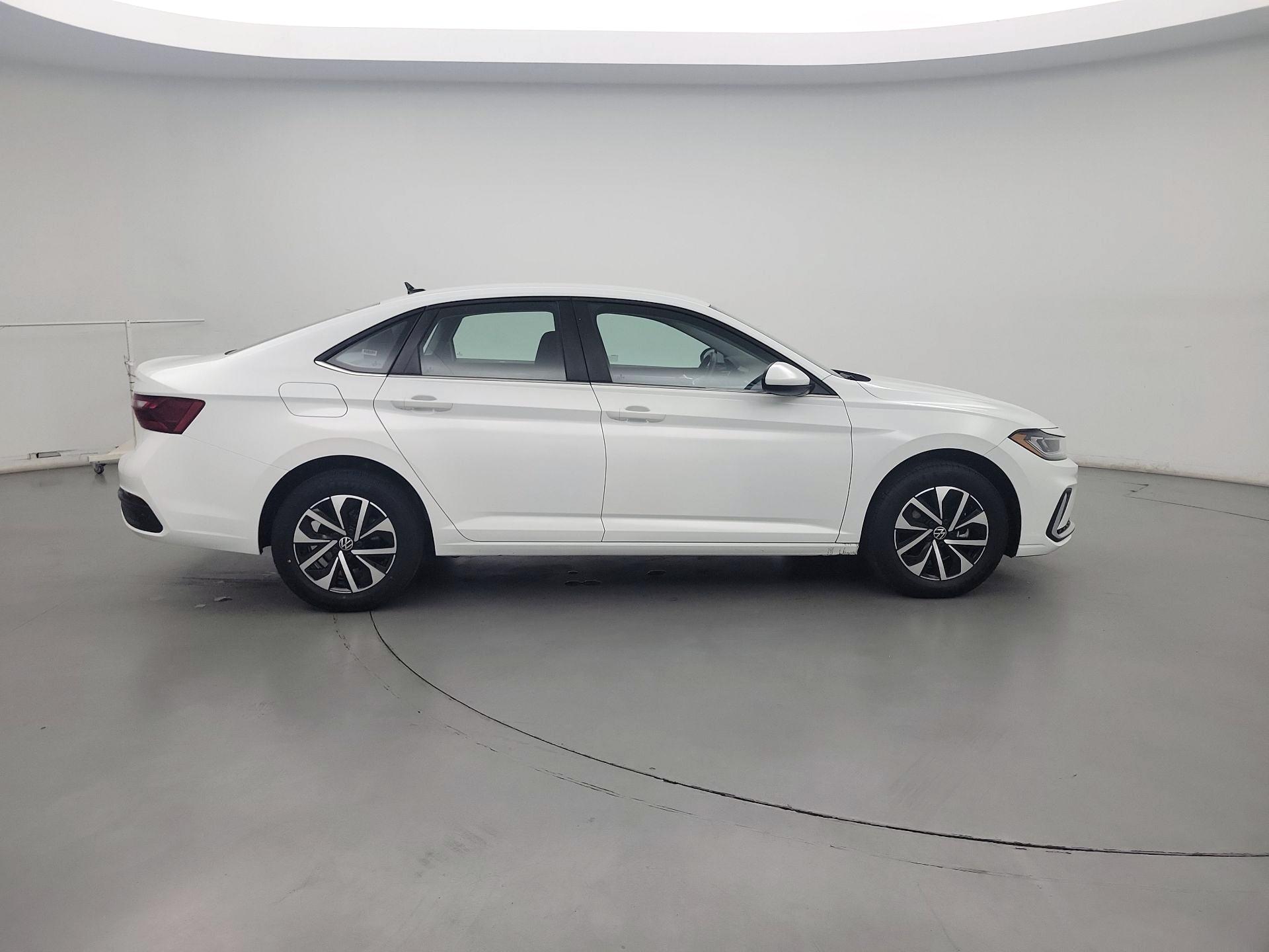 Thumbnail: 2025 Volkswagen Jetta - 4